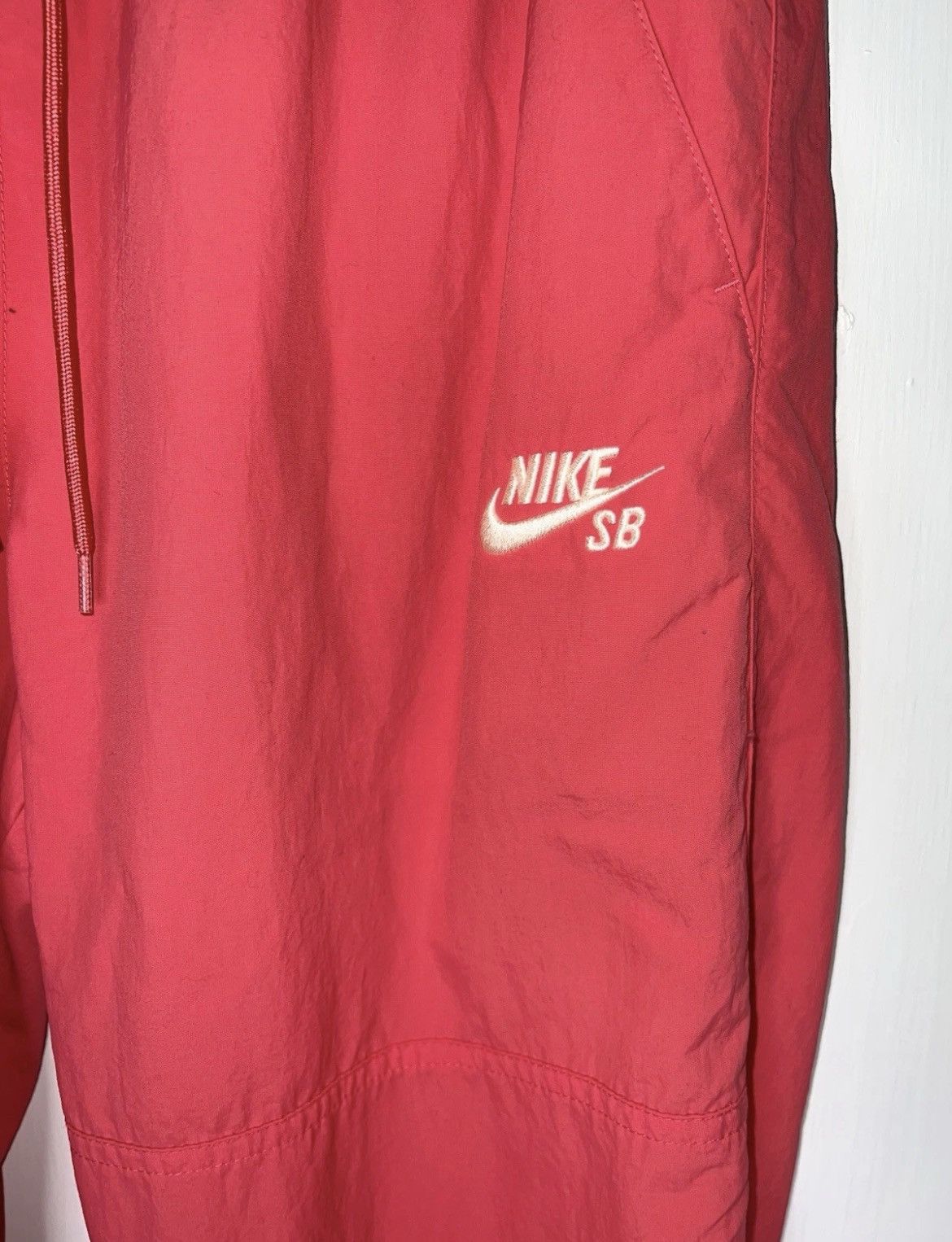 Nike Nike SB Wind Pants Pink Fusion Size US 33 - 3 Thumbnail
