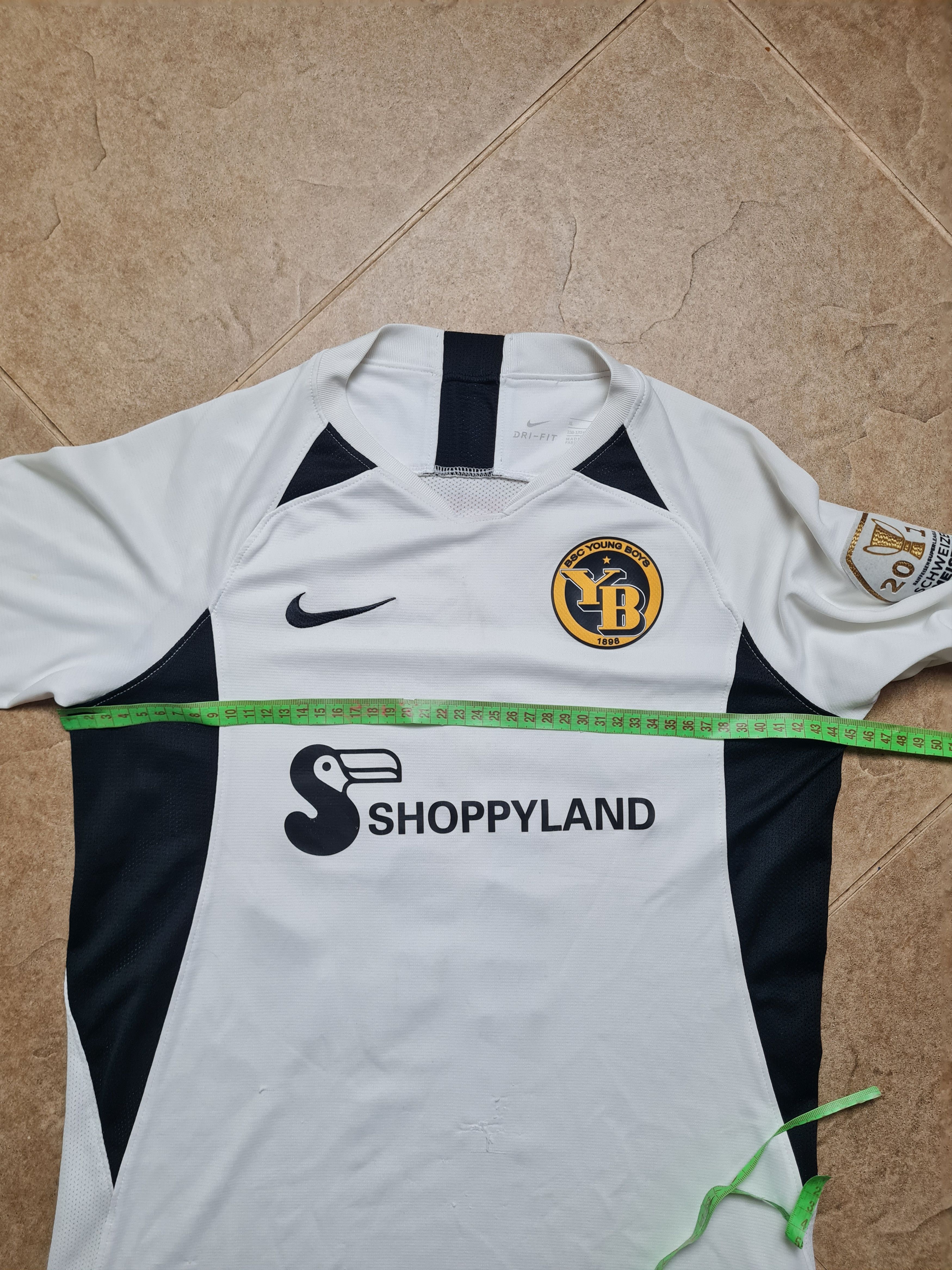 Nike BSC YOUNG BOYS 2019/2020 AWAY SHIRT SOCCER NIKE # 18 NSAME Size US XS / EU 42 / 0 - 4 Thumbnail