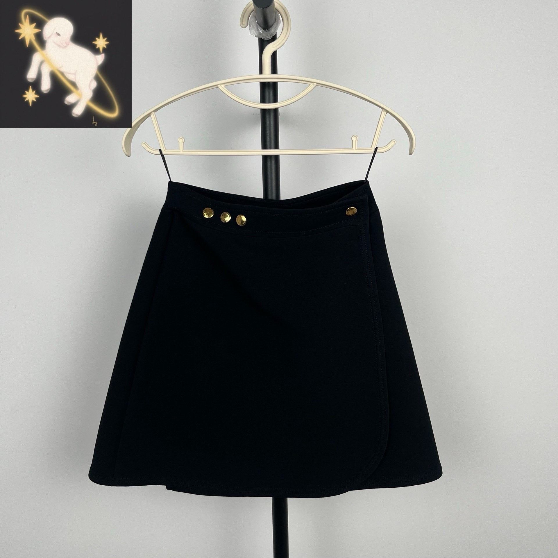 Louis Vuitton Louis Vuitton Black Skirt 34 Women Size 34" / US 12 / IT 48 - 1 Thumbnail