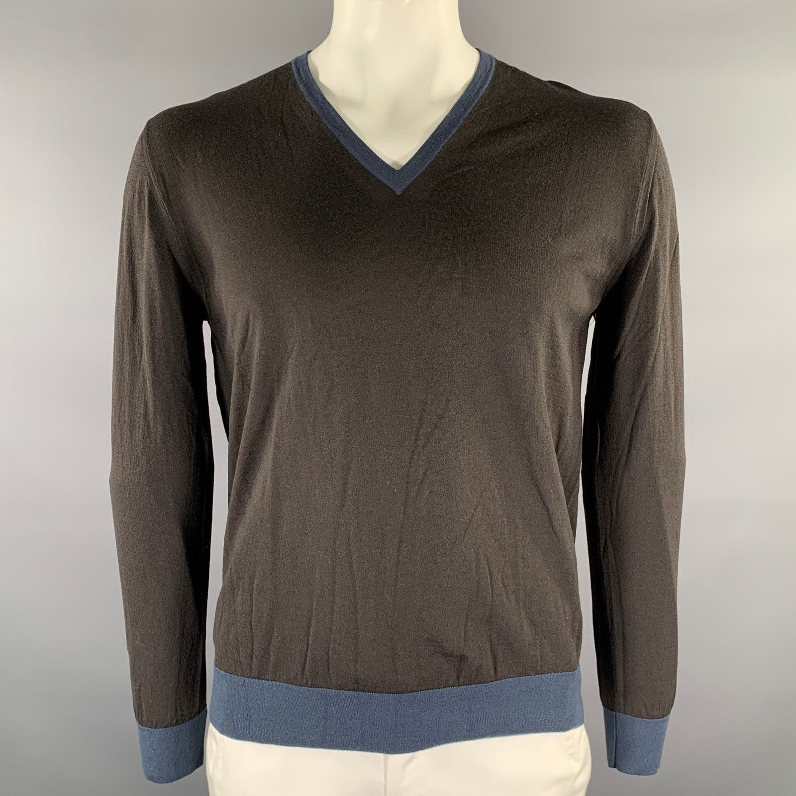 Prada PRADA Size XL Grey Blue Knitted V-Neck Pullover Size US XL / EU 56 / 4 - 1 Thumbnail