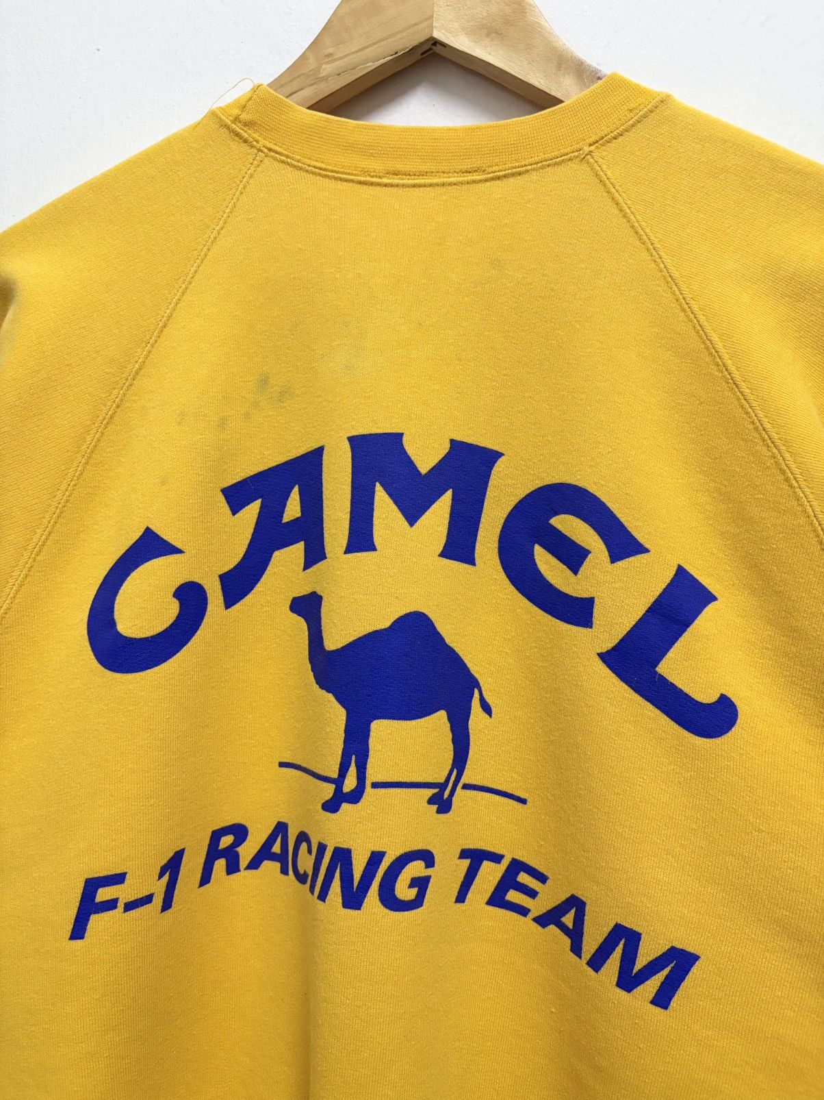 Vintage Vintage 80’s Camel F1 Racing Team Yellow Crewneck Size US L / EU 52-54 / 3 - 5 Thumbnail