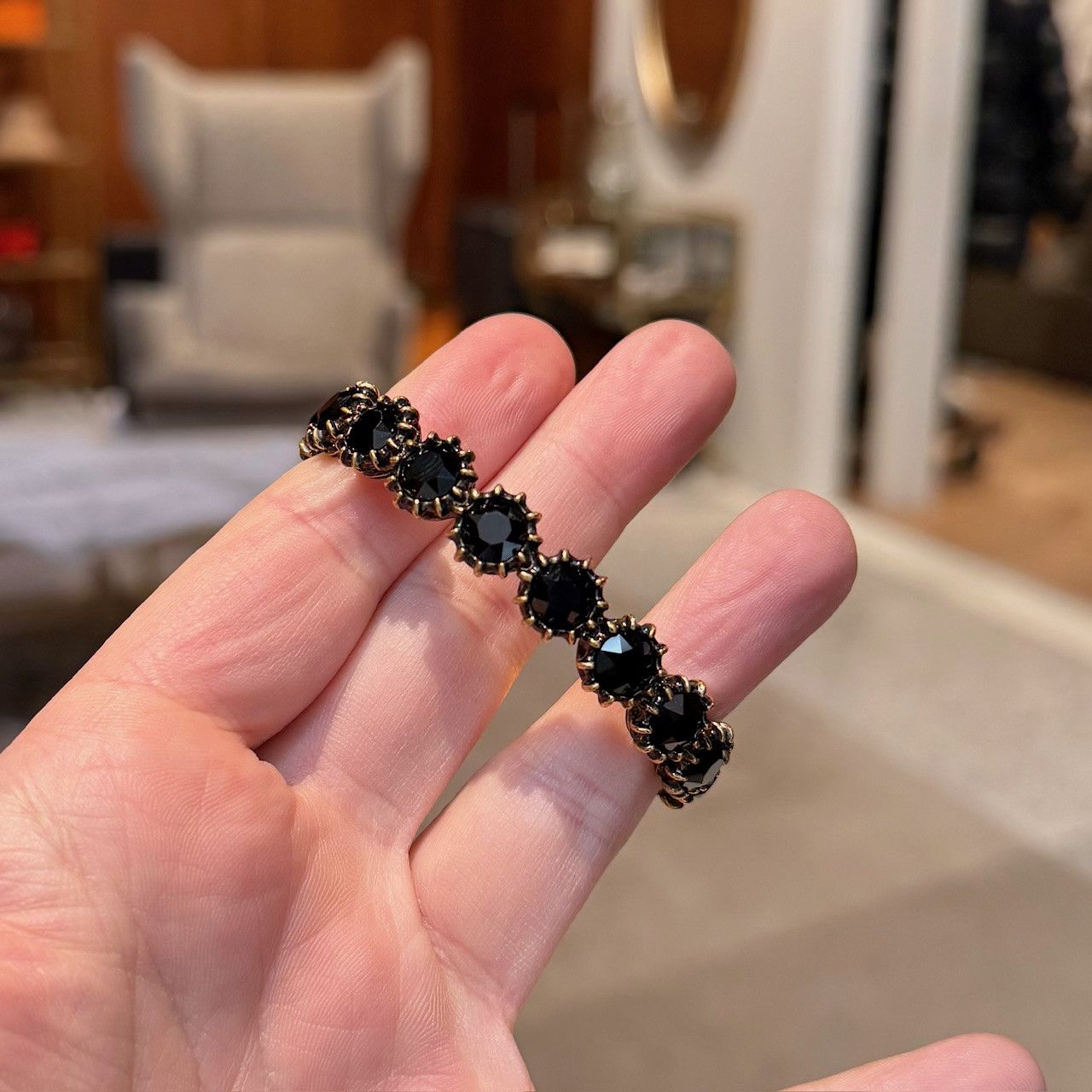 Gucci Gucci Crystal Black Stones Cuff Feline Bracelet - Size 16 Size ONE SIZE - 13 Thumbnail