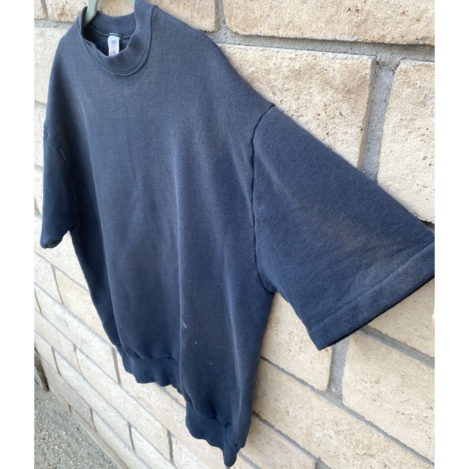 Fruit Of The Loom VINTAGE Fruit of the Loom Sweatshirt Short Sleeve XL Black Mens Pullover Vintage Cotton Blend Distressed Paint Likely Fading Ladies? Size US XL / EU 56 / 4 - 7 Thumbnail