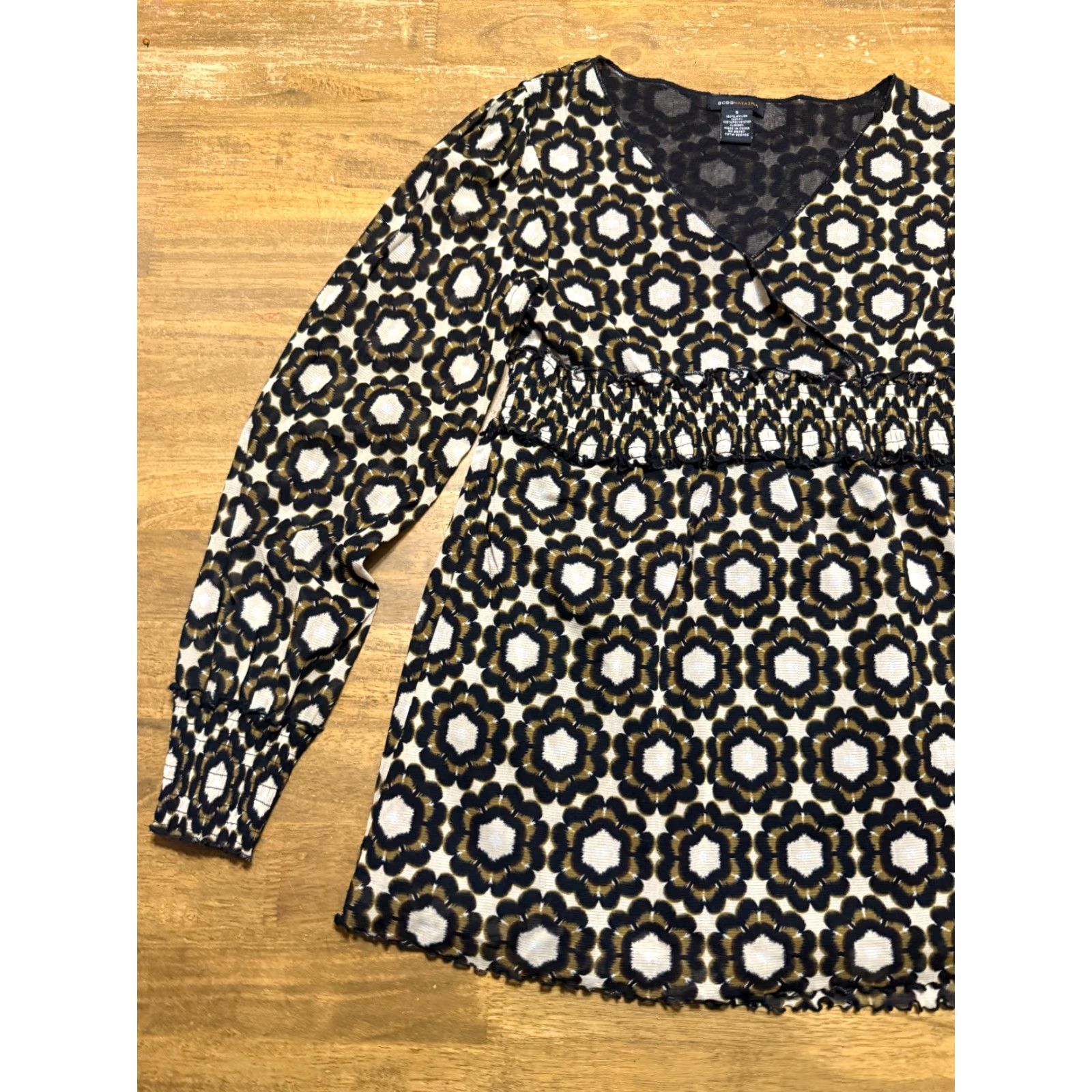 Bcbgmaxazria BCBGMAXAZRIA Blouse Women's Size Small Black Brown Long Sleeve V-neck Size S / US 4 / IT 40 - 3 Thumbnail