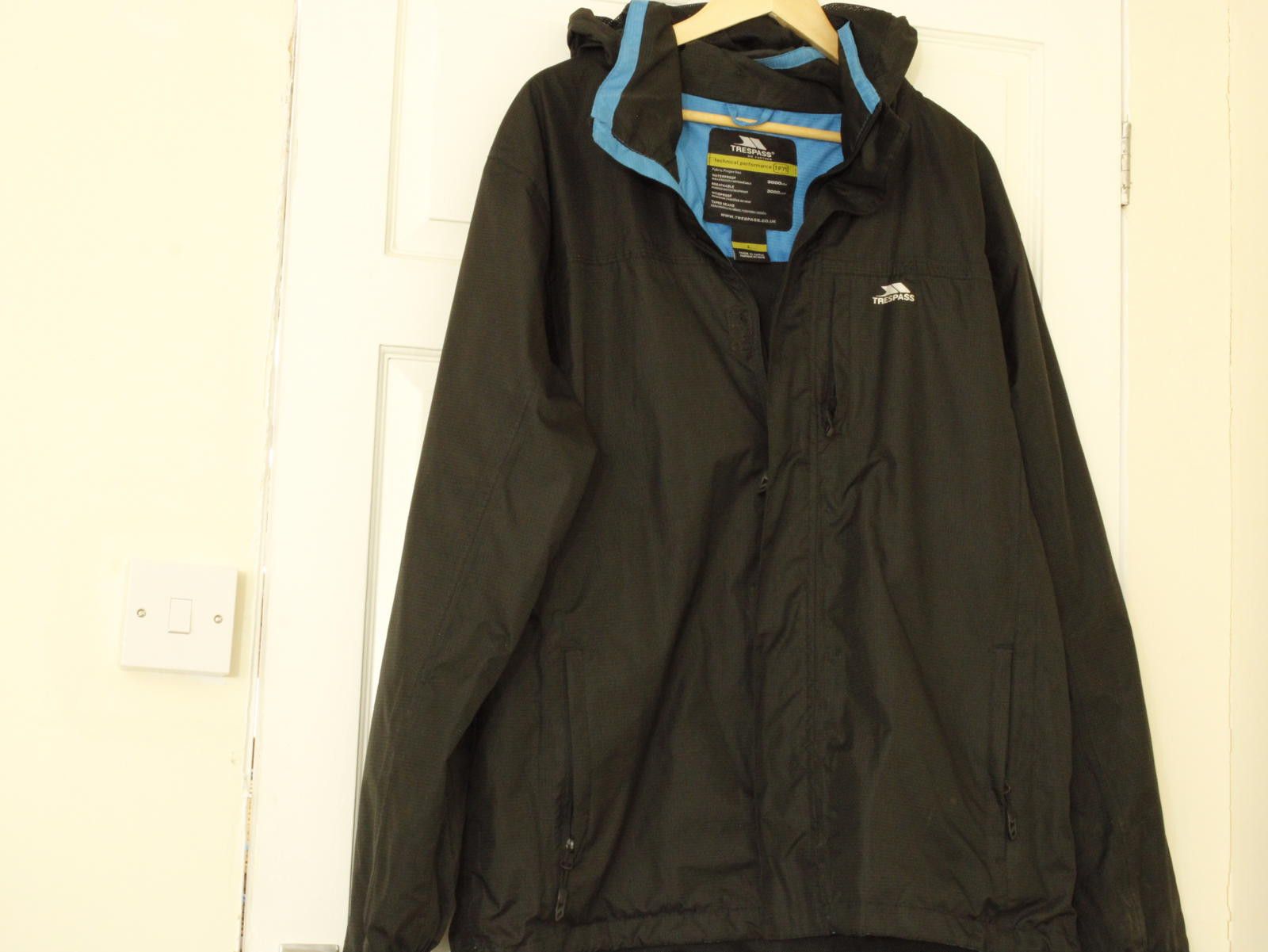 Other Trespass Black Waterproof Outdoor Jacket with Blue Lining Size US L / EU 52-54 / 3 - 3 Thumbnail