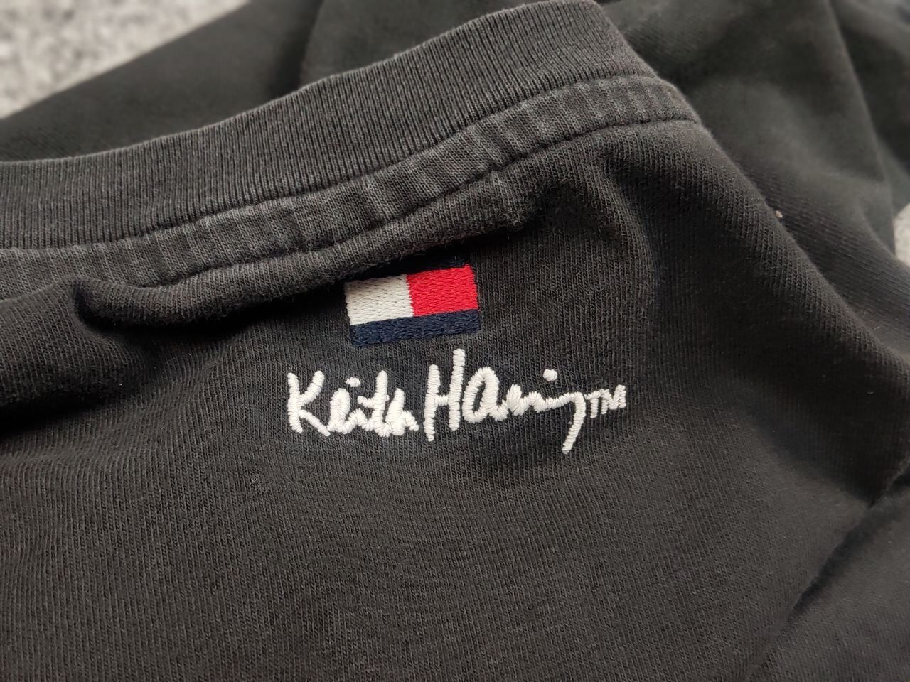 Tommy Hilfiger Tommy Hilfiger Keith Haring oversized Logo Graphite Shirt Size US XL / EU 56 / 4 - 16 Thumbnail