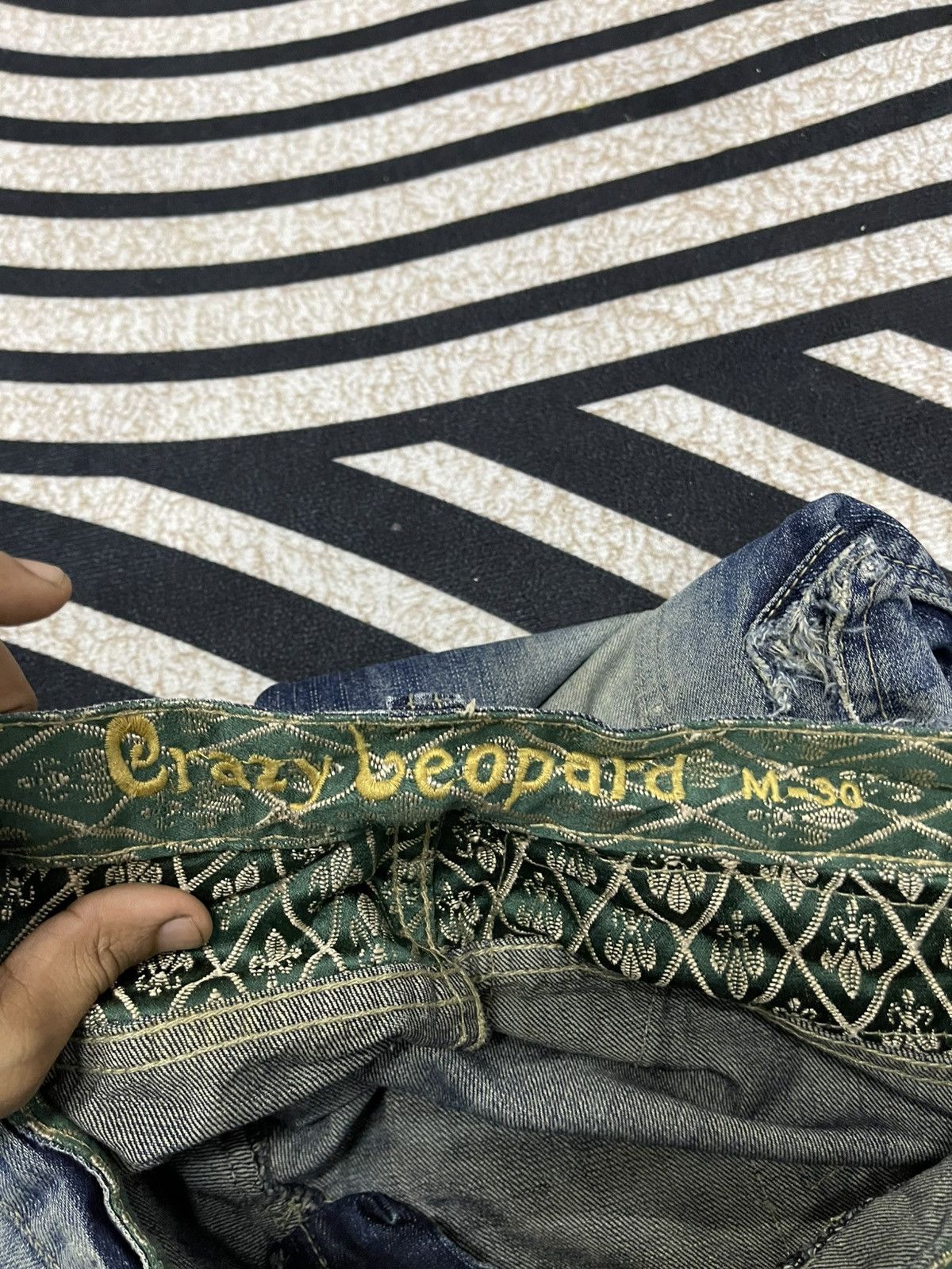 Japanese Brand 2000s CRAZY LEOPARD DENIM JEANS DISTRESSED RARE DESIGN Size US 30 / EU 46 - 13 Thumbnail