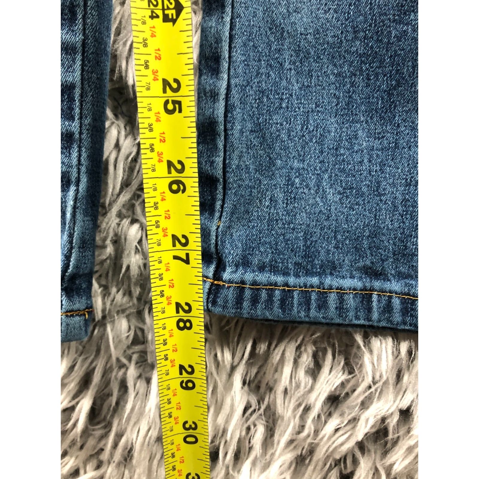 Wrangler Wrangler 13MWZ Jeans Size 7 Juniors Womens Medium Wash Blue Denim 5-Pocket Regular Straight Belt Loops Zipper Button Cotton Vintage No Size 28" / US 6 / IT 42 - 3 Thumbnail