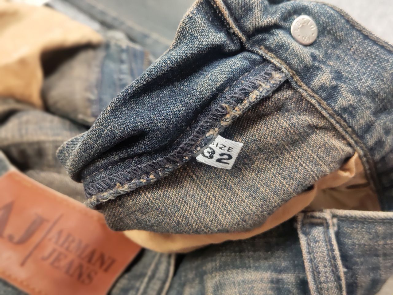 Giorgio Armani Rare Vintage Giorgio Armani Logo Dark Faded Denim Jeans Size US 32 / EU 48 - 19 Thumbnail