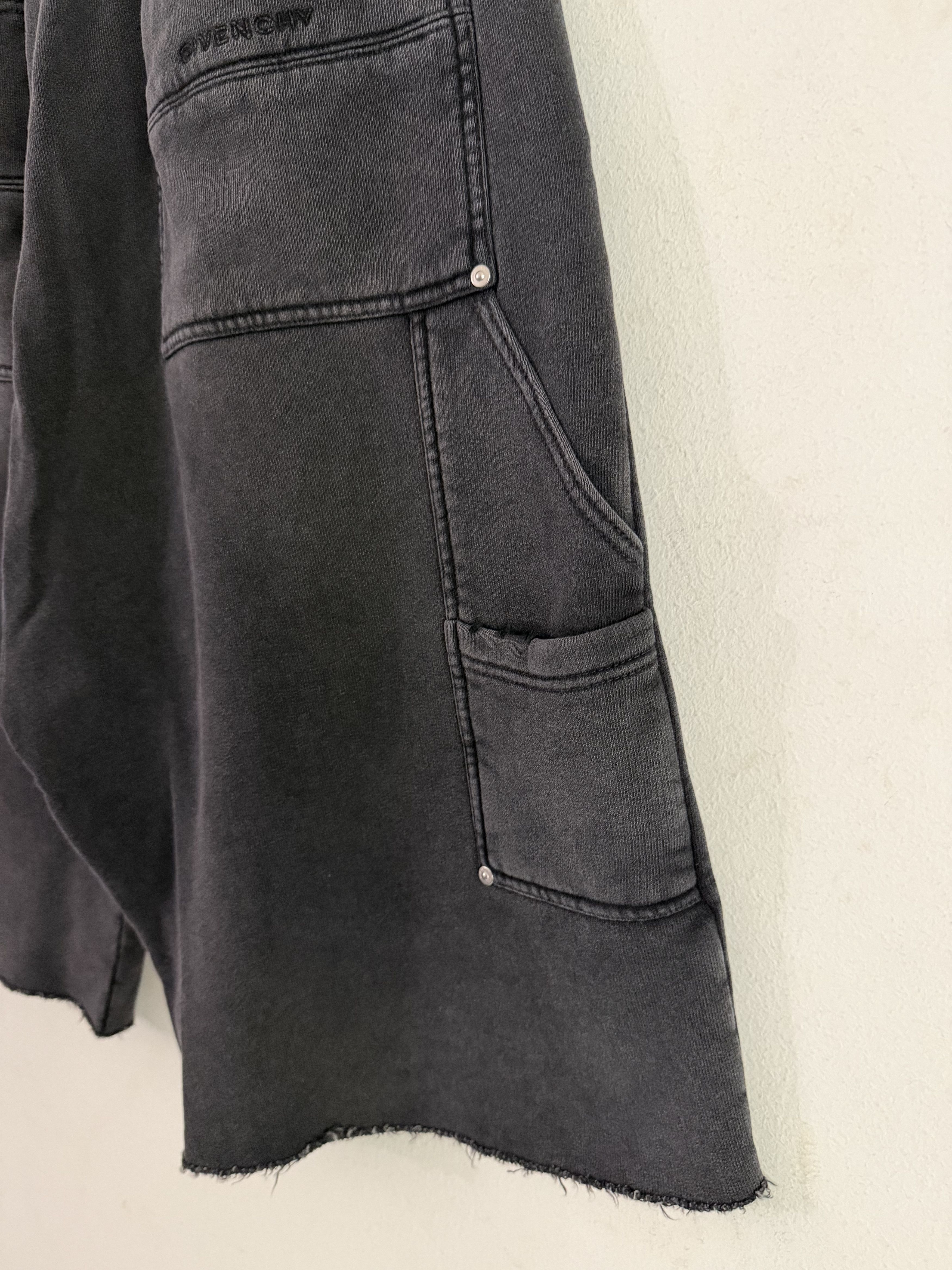 Givenchy Oversized Faded Black Carpenter Shorts Size US 30 / EU 46 - 5 Thumbnail