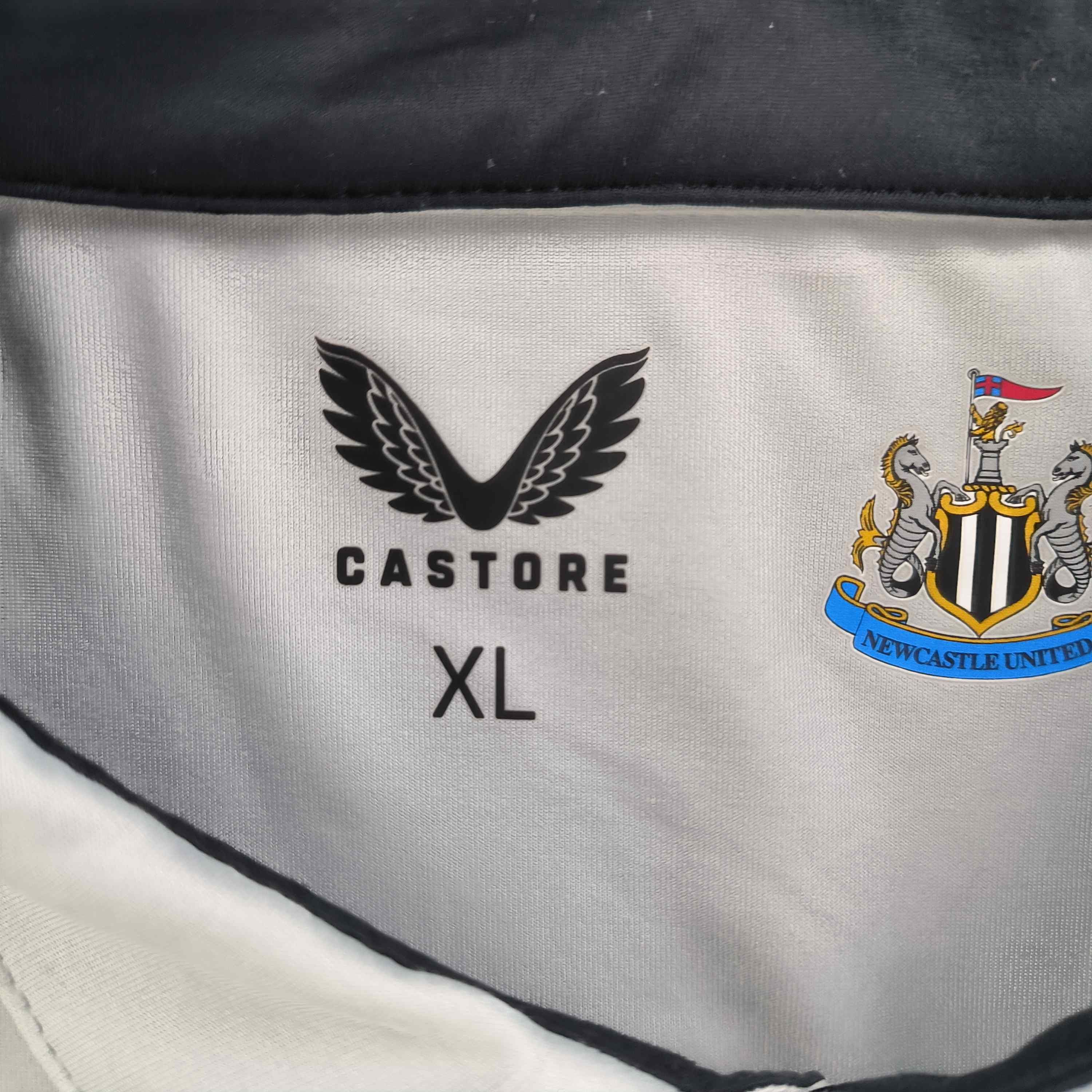 Castore Newcastle United 2022-23 Castore training football jersey XL Size US XL / EU 56 / 4 - 4 Thumbnail