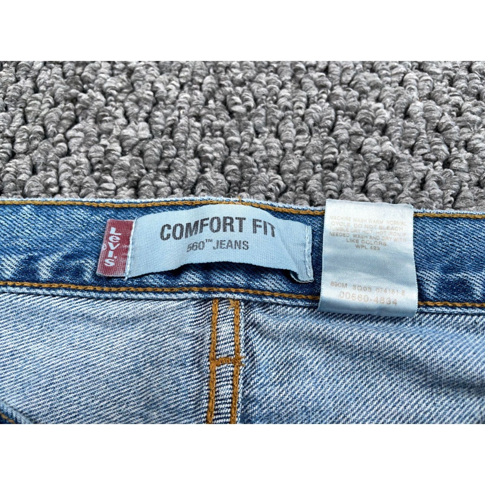 Levi's VINTAGE Levi's 560 Jeans - Jeans - Men - 40 Regular - Blue Denim - 90s Grunge Retro Style, Medium Wash, Tapered Fit, Zipper Fly, 39x29 (40x30 Tag) Size US 40 / EU 56 - 3 Thumbnail