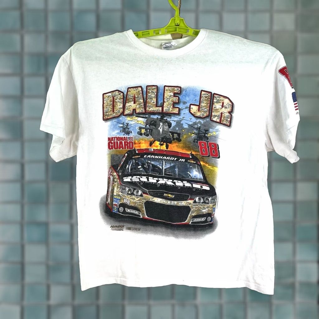Delta Dale Earnhardt Jr 88 NASCAR National Guard T-Shirt Adult XL Graphic Print Crew Neck White Delta Made in USA Mens Size US XL / EU 56 / 4 - 1 Thumbnail