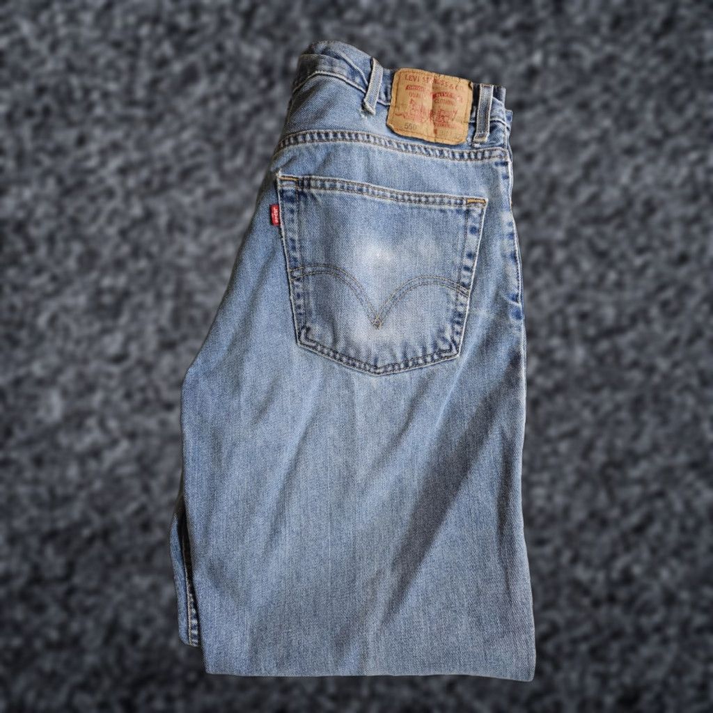 Levi's VINTAGE Levi Levi's 550 Jeans Relaxed Fit Denim Light Wash Distressed Mens 38x32 Jeans 90s USA Bike Rock Retro Logo City Hip Hop Dad Size US 38 / EU 54 - 1 Thumbnail