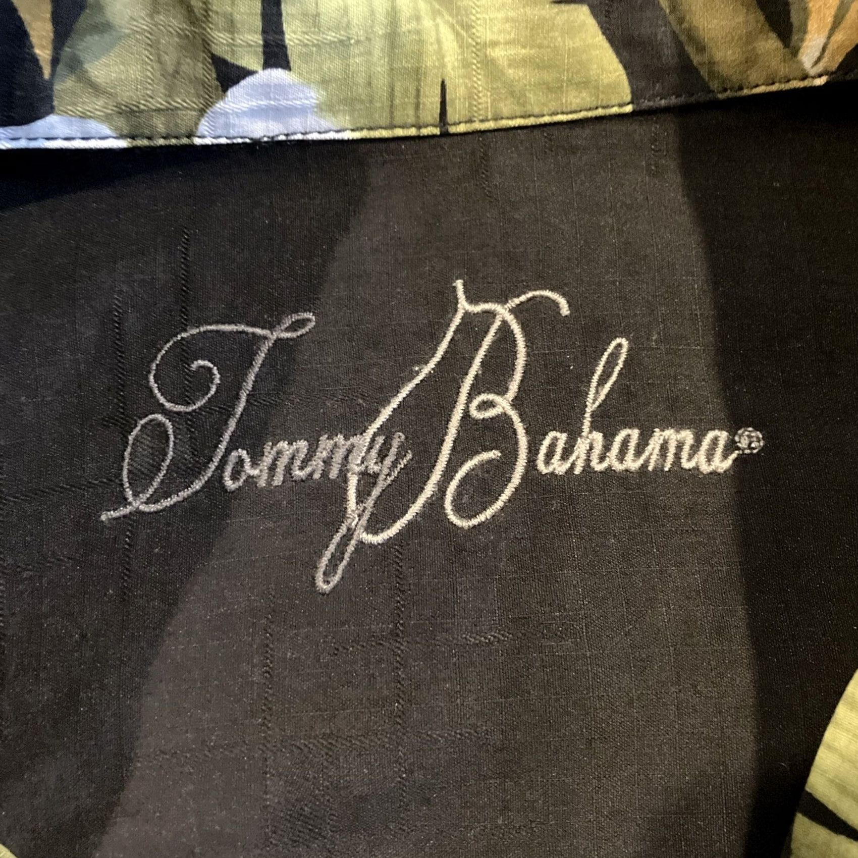 Tommy Bahama VINTAGE Tommy Bahama - 100% Silk - Floral Hawaiian Shirt - Men's Size XL Size US XL / EU 56 / 4 - 2 Thumbnail