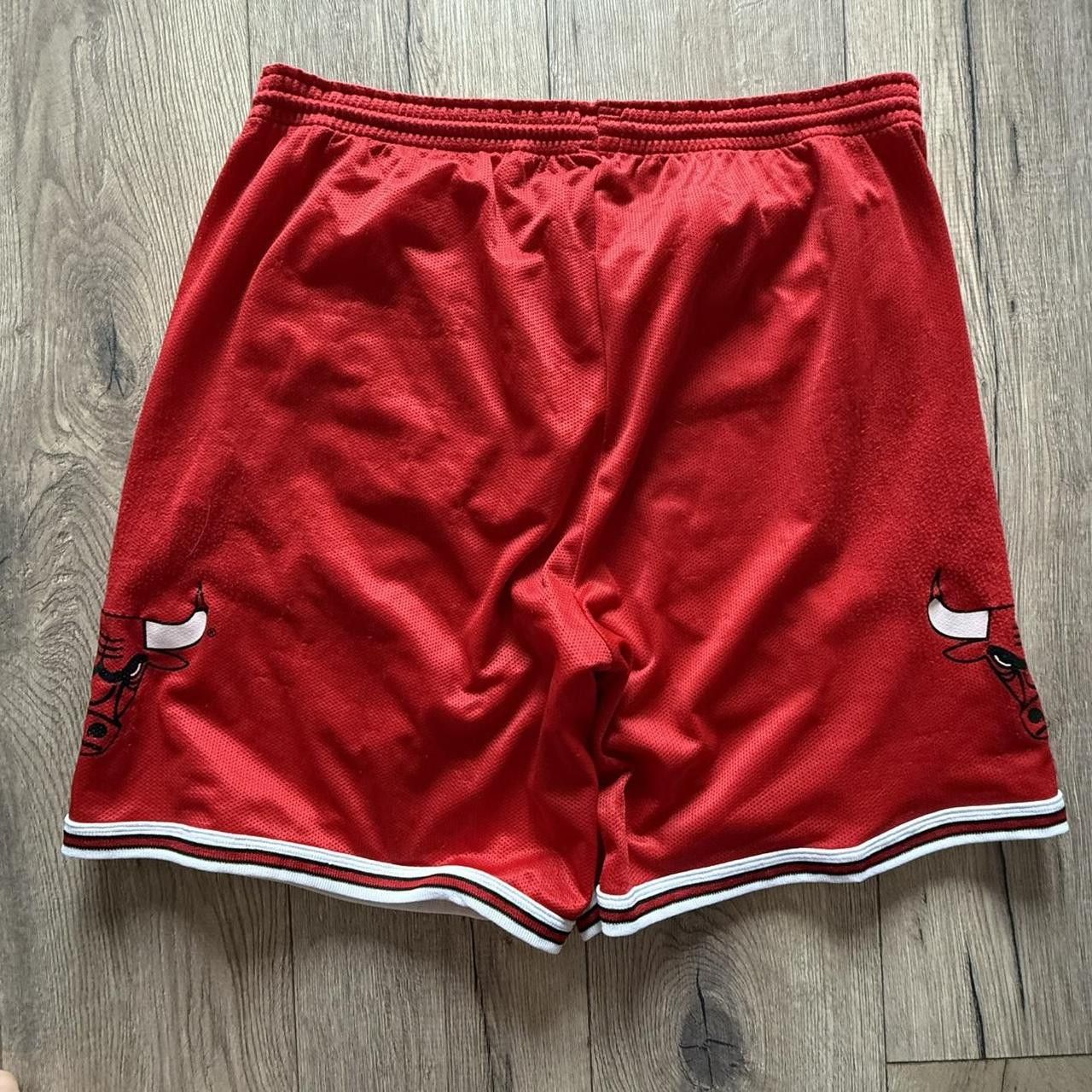 Champion Chicago Bulls NBA Vintage Bottoms Red Size US 32 / EU 48 - 2 Thumbnail