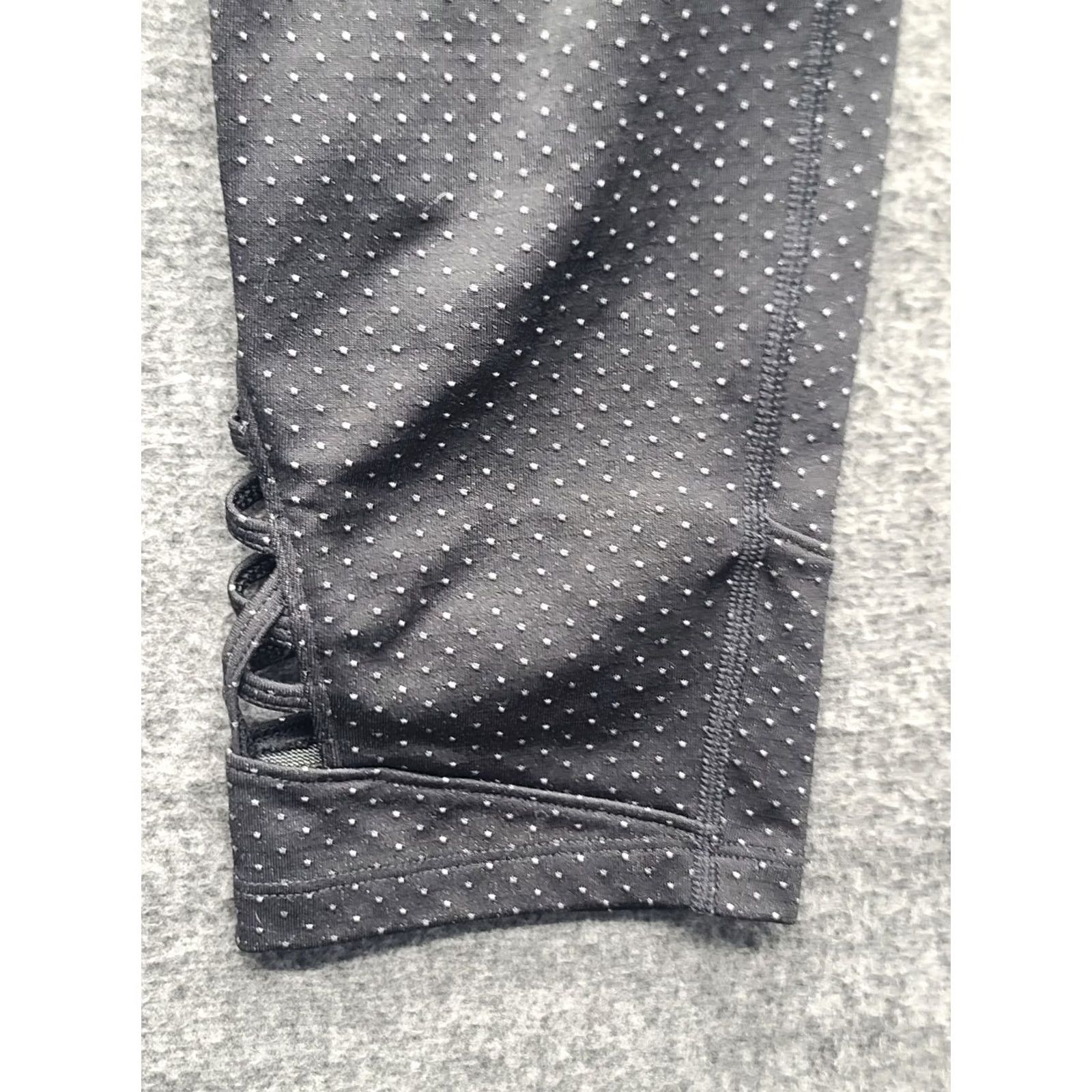 The North Face The North Face Leggings Womens L Black Polka Dot Athleisure Moisture Wicking Pockets Flashdry Yoga CrossFit Sleep? Size 36" / US 14 / IT 50 - 7 Thumbnail