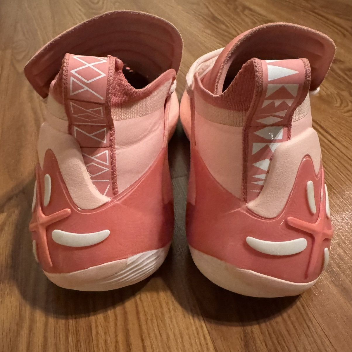 Li-Ning Li Ning basketball shoes. Size 11.5 ABAUO49-5 Size US 11.5 / EU 44-45 - 7 Thumbnail