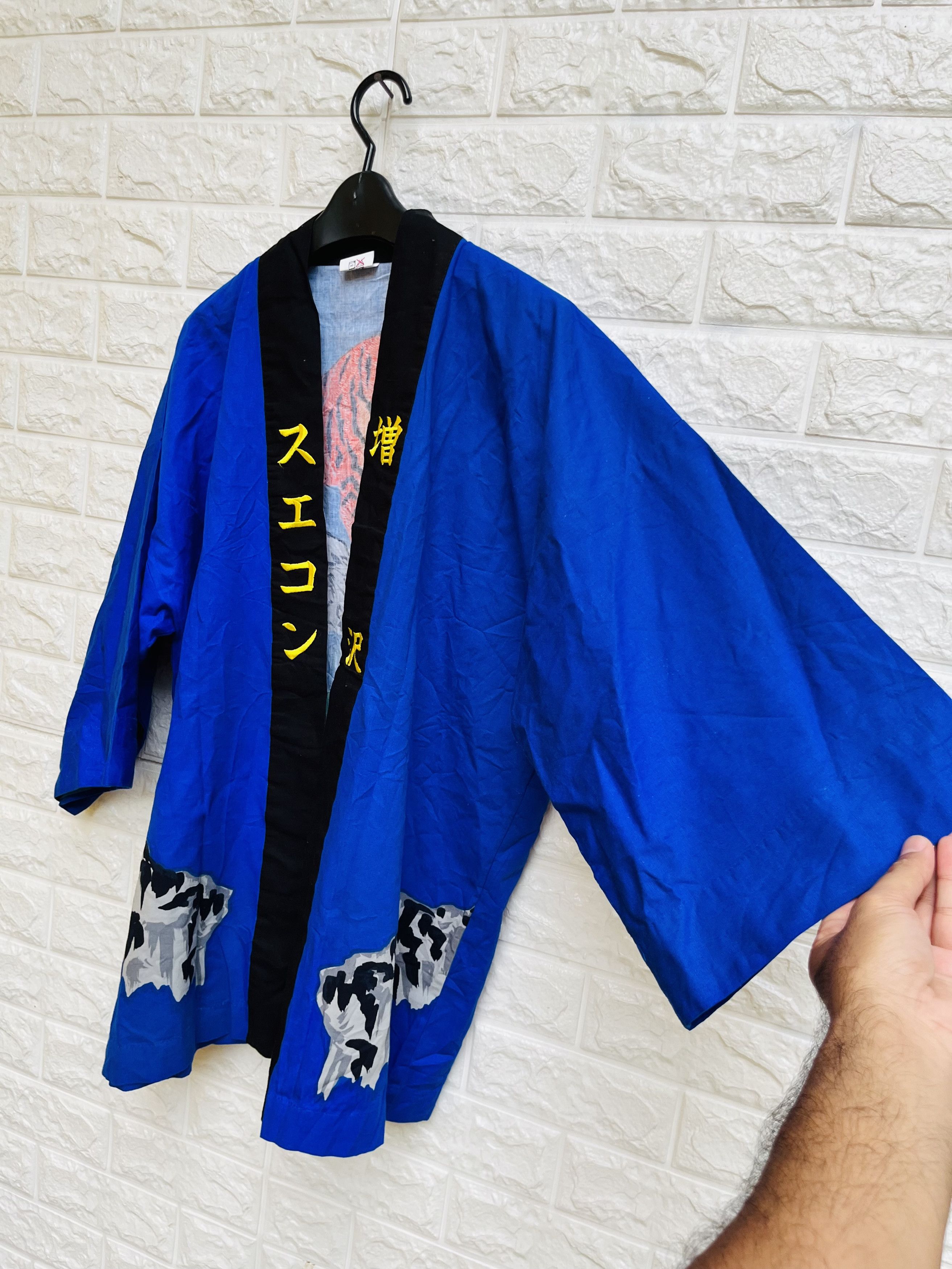Japanese Brand × Vintage Vintage Tiger Fight Dragon Japanese Designer Fashion Style Size US L / EU 52-54 / 3 - 5 Thumbnail
