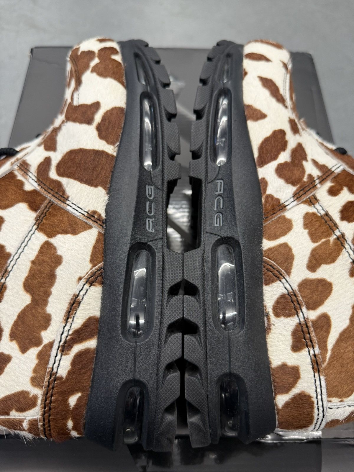 Nike 2025 Nike Air Max Goadome Sail Cacao Wow Cow Print Pony Hair Size US 8 / EU 41 - 4 Thumbnail