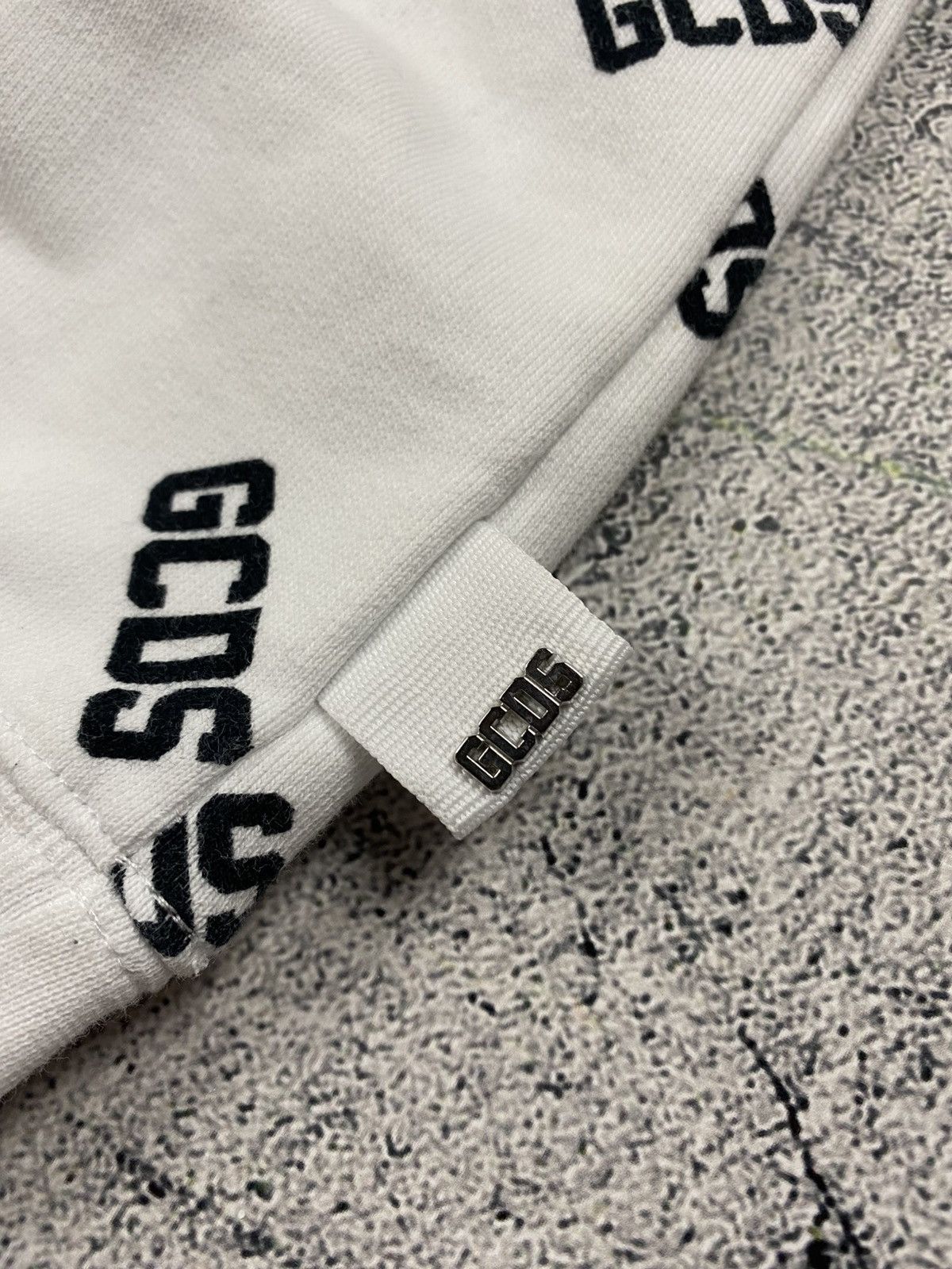 GCDS Rare GCDS Monogram Big Logo Hype Sweatshirt Size US L / EU 52-54 / 3 - 15 Thumbnail