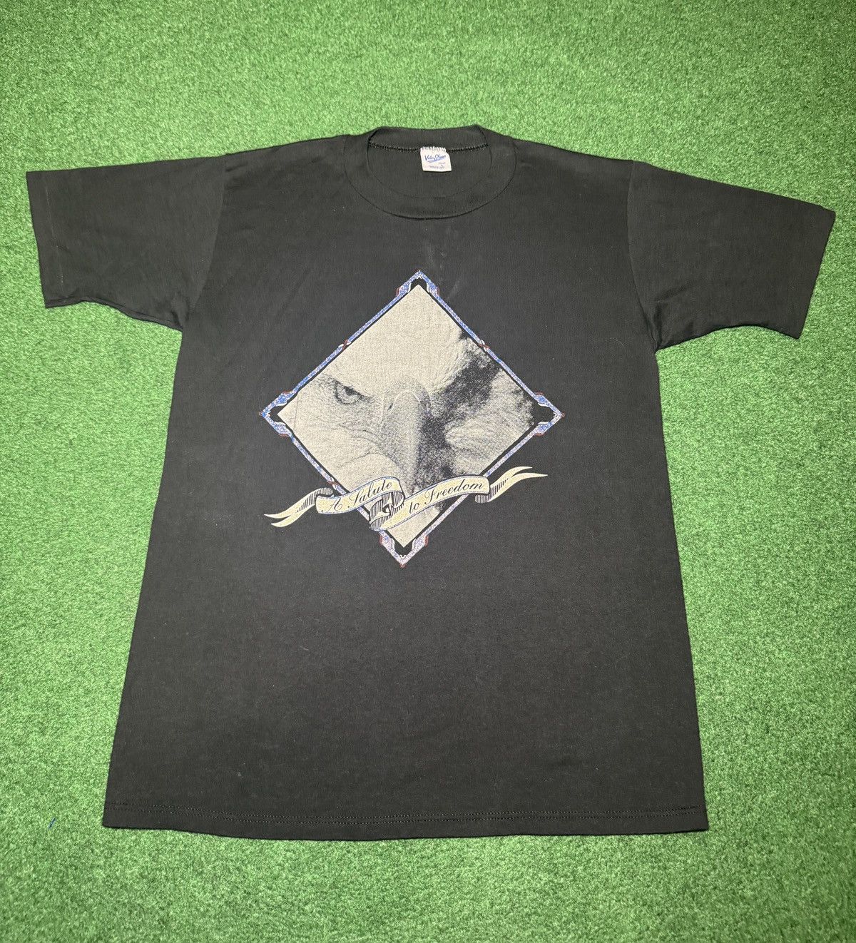 Vintage Eagle Print Vintage Velva Sheen 90s M/L 20x28 T Shirt Size US L / EU 52-54 / 3 - 1 Thumbnail