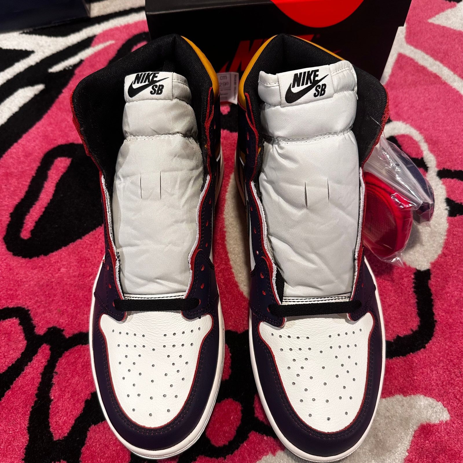 Jordan Brand Jordan 1 Retro High OG Defiant SB – LA to Chicago – Size 11 Size US 11 / EU 44 - 2 Thumbnail