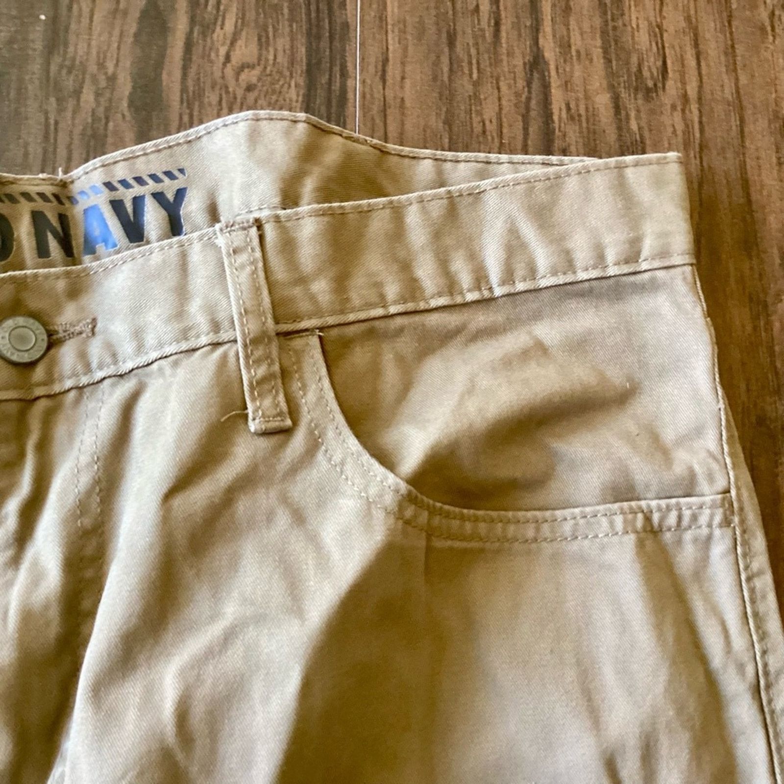 Old Navy Old Navy Khaki Pants, 38x32 Size US 38 / EU 54 - 2 Thumbnail