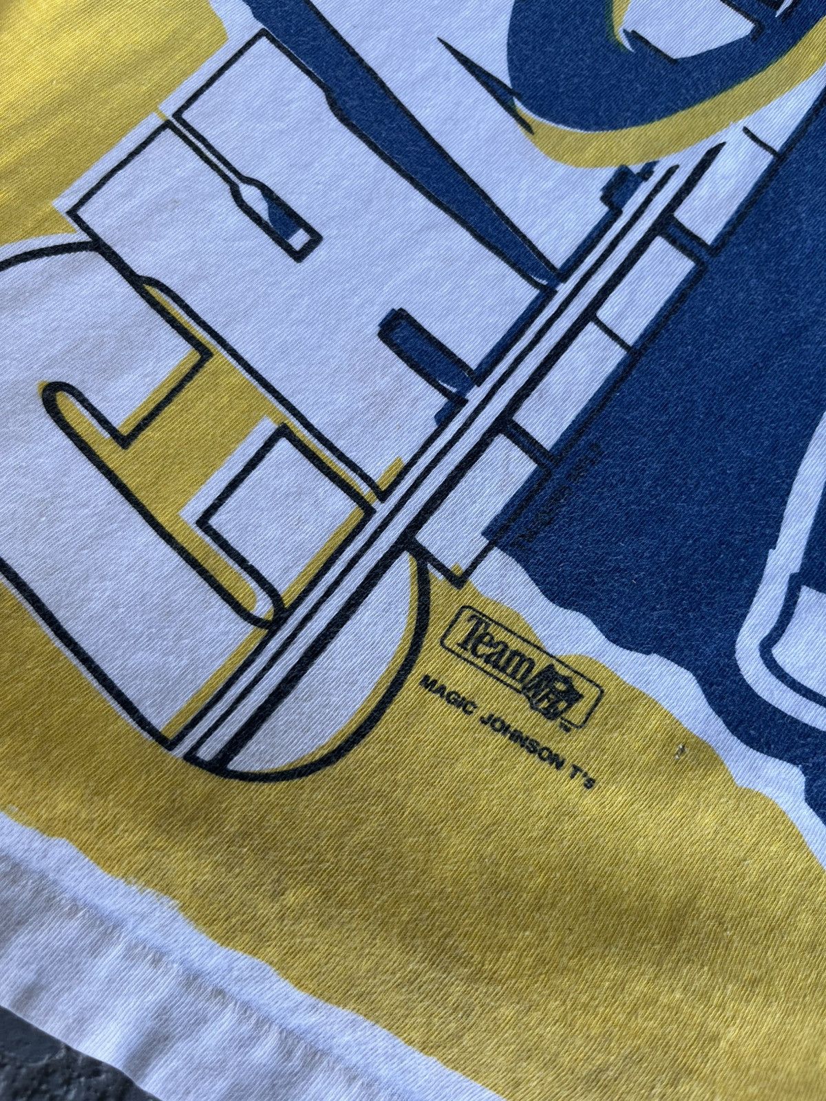 NFL Vintage 90s SD Chargers Magic Johnson AOP T Shirt Size US XL / EU 56 / 4 - 4 Thumbnail