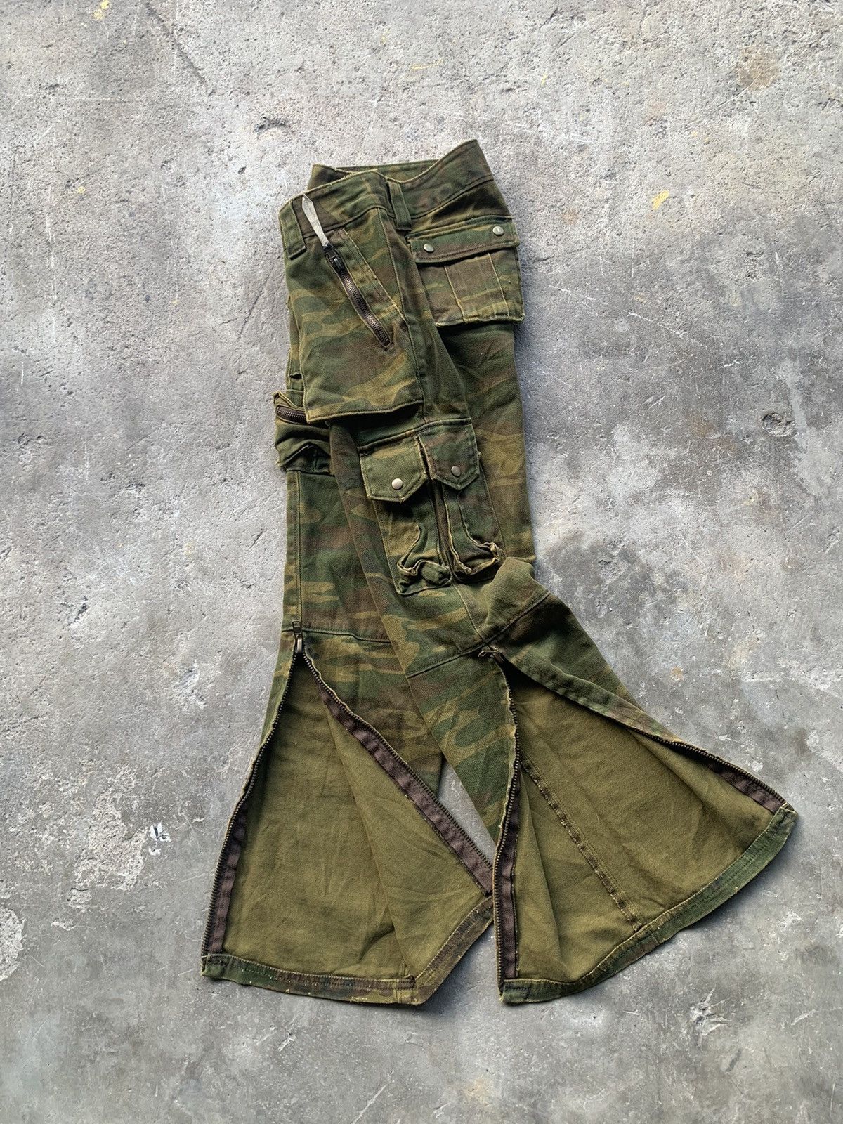 Japanese Brand Steal 🔥🔥 Goa camo multipocket bondage cargo jeans Size 27" / US 4 / IT 40 - 1 Thumbnail