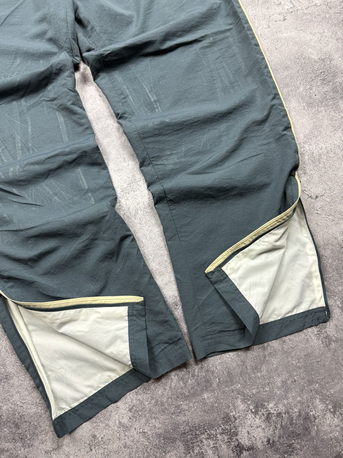 Nike Nike Vintage Track Pants Swoosh Y2K Baggy Sweatpants Hype Size US 36 / EU 52 - 22 Thumbnail