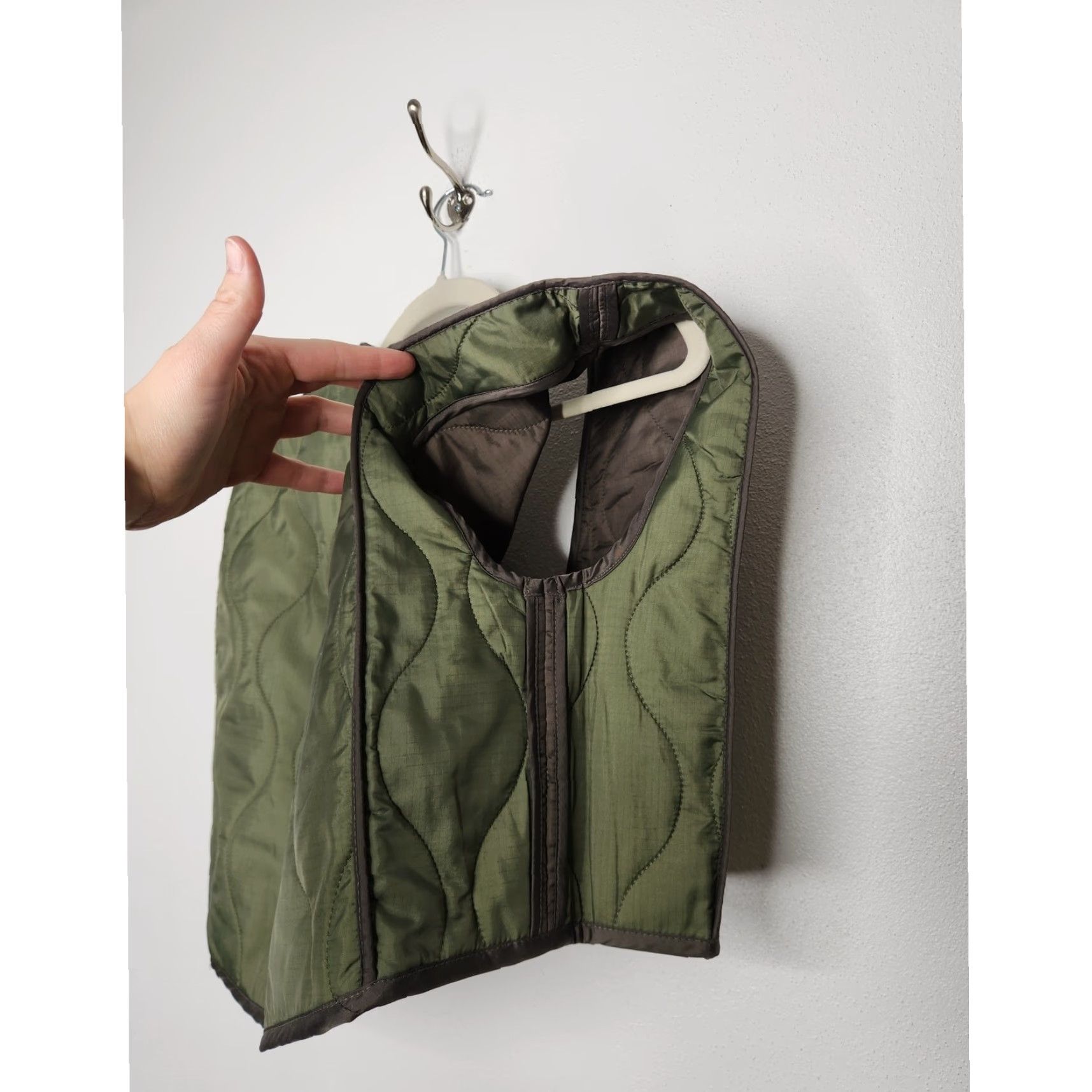Nordstrom VINTAGE 19 Cooper Quilted Green Vest Army Military Boho Medium Nordstrom Rack Shirt Womens M Green 90s Vintage AOP Cottage Coquette Coastal Size M / US 6-8 / IT 42-44 - 6 Thumbnail