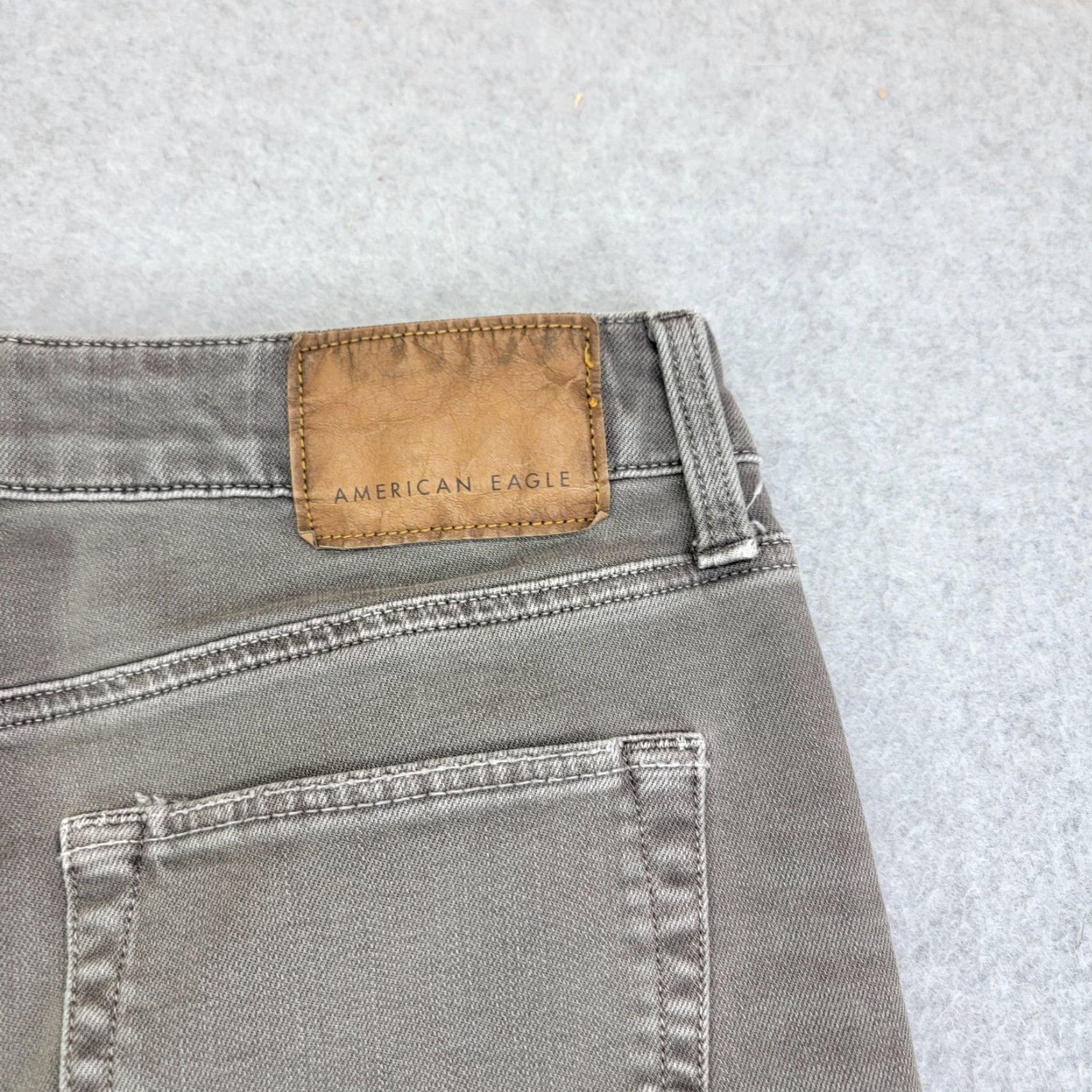 American Eagle Outfitters American Eagle Outfitters Jeans Mens 32x30 Gray Slim Denim Skinny Stretch Fiber Comfort Flex Logo Pockets Belted Zip Fly Size US 32 / EU 48 - 6 Thumbnail