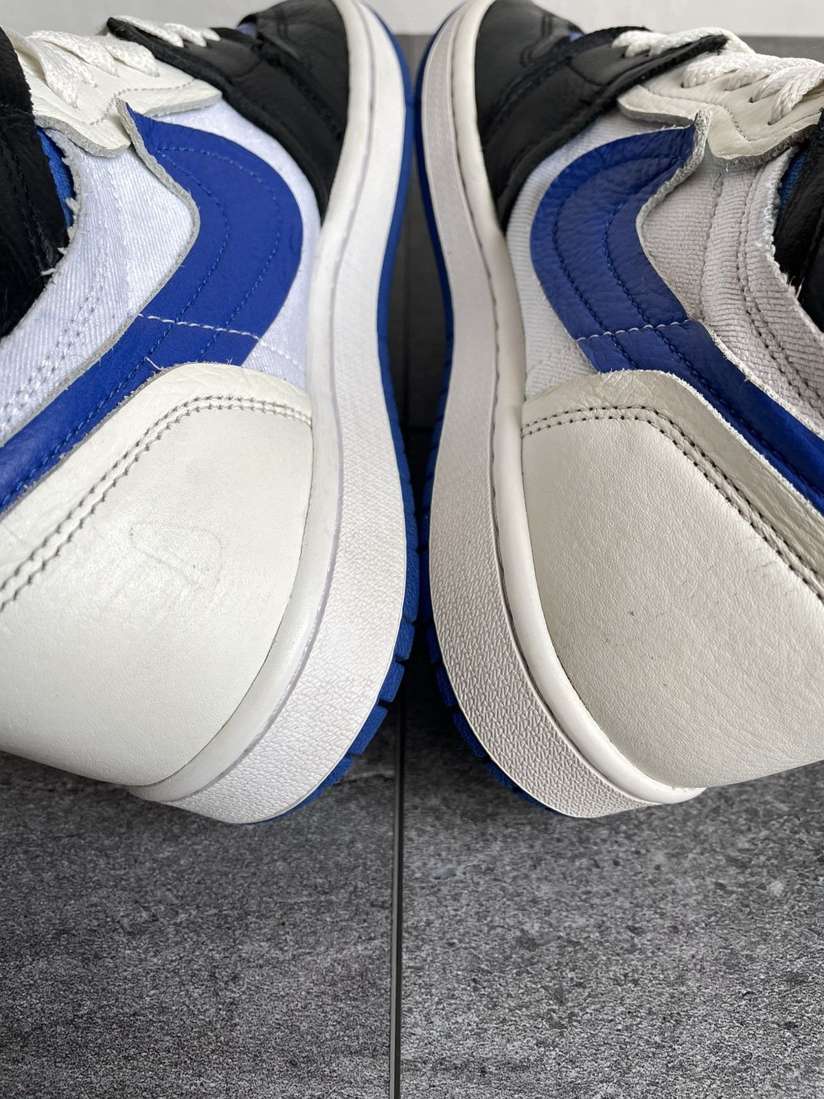 Nike Nike Air Jordan 1 High OG Royal Toe Blue BlackWhite Sneakers Size US 8 / IT 38 - 8 Thumbnail