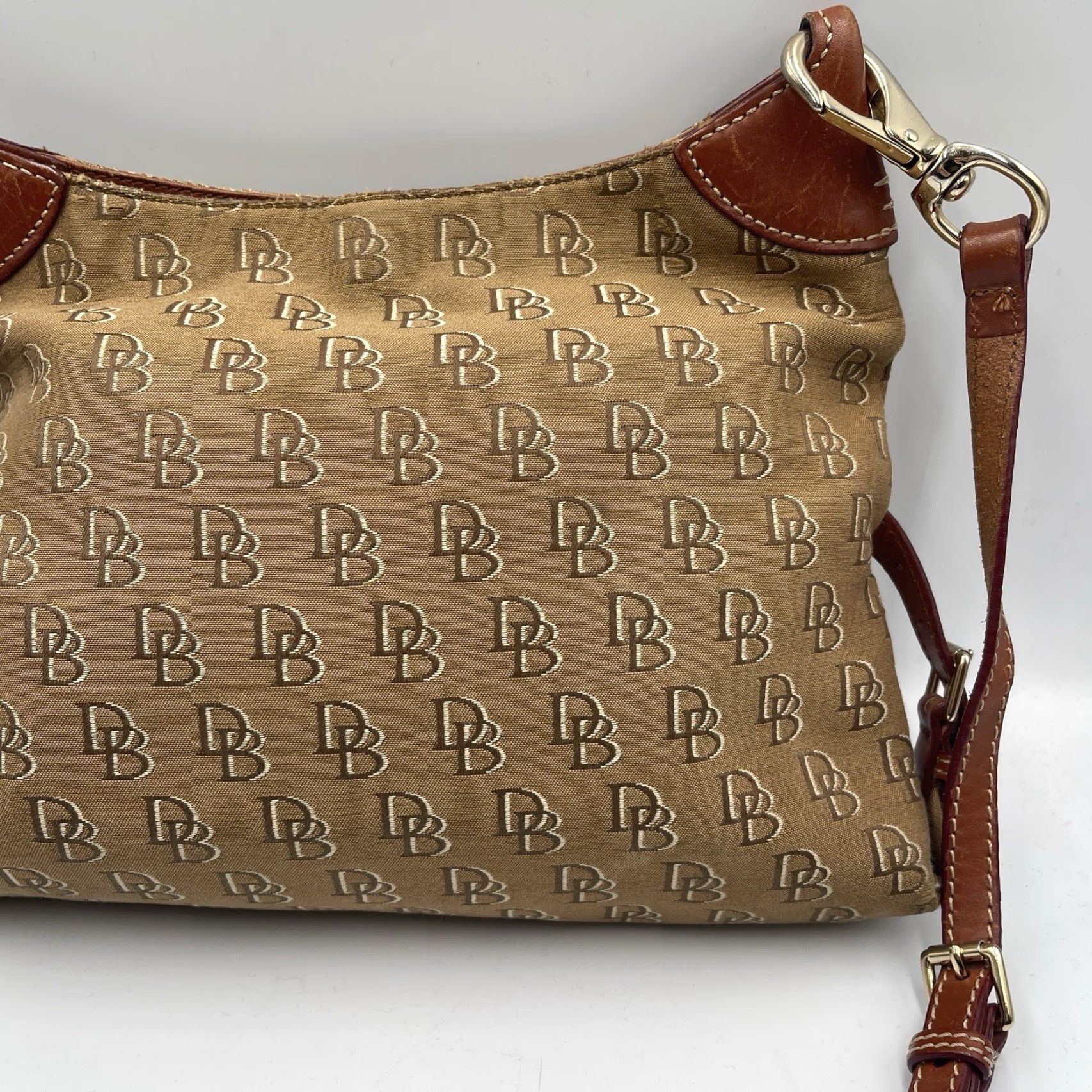 Dooney & Bourke VINTAGE Dooney & Bourke Monogram Shoulder Bag Crossbody Purse Brown Canvas Leather Pebbled Gold Hardware Women Size ONE SIZE - 4 Thumbnail
