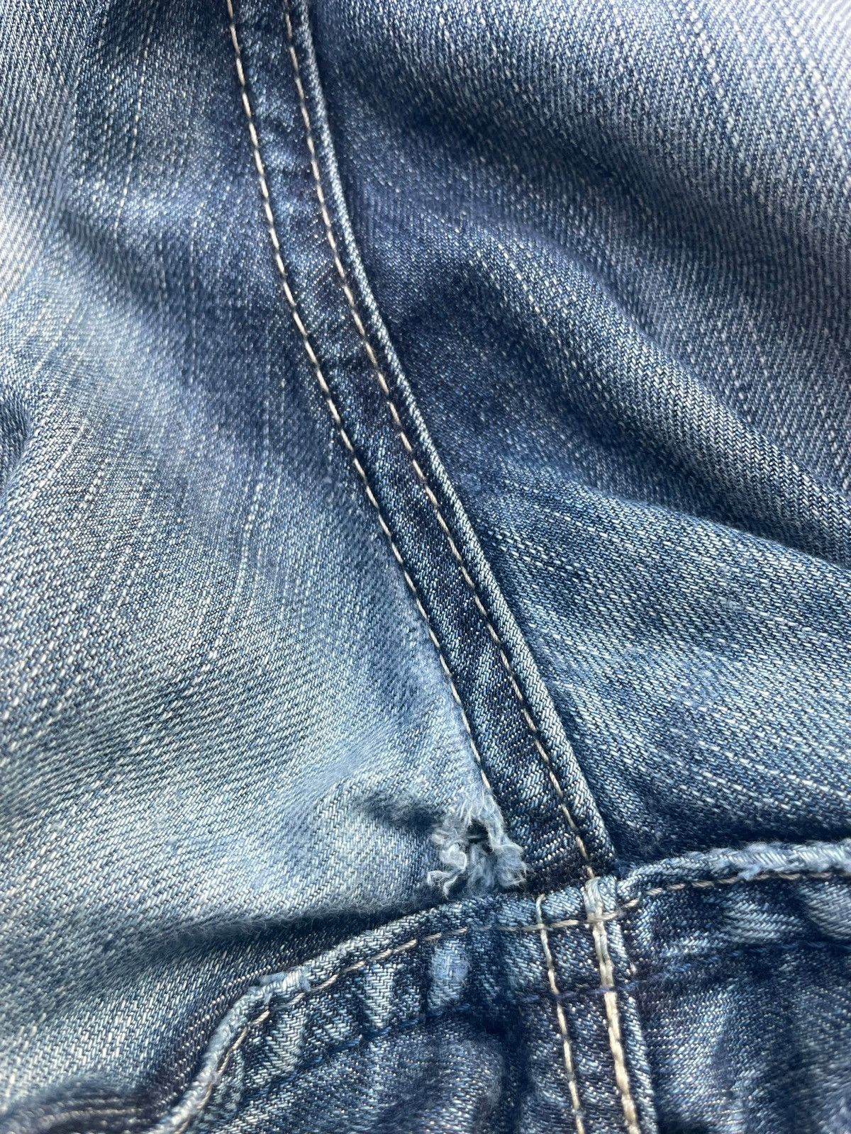 Levi's × Vintage Vintage 2008 Levis Lot 203 Faded & Distresed Size US 35 - 10 Thumbnail