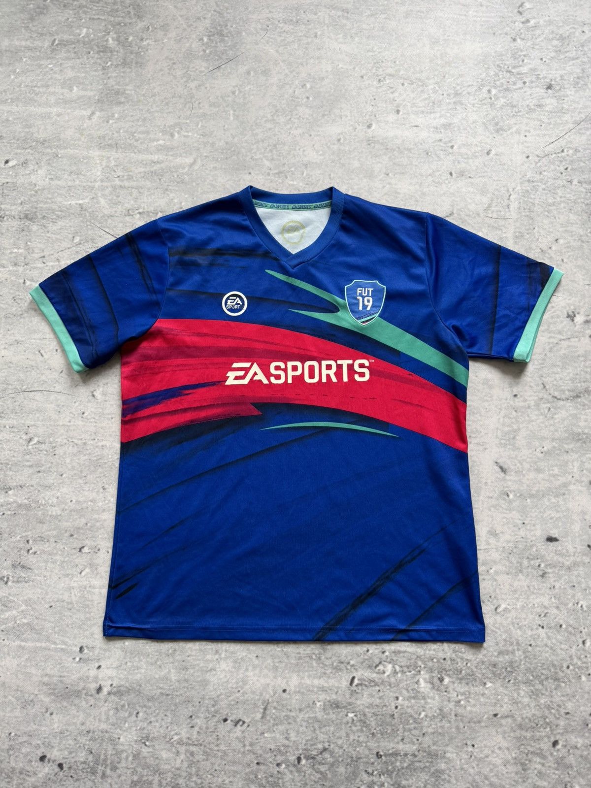 Vintage EA sport jersey blue 19 fut tee Size US L / EU 52-54 / 3 - 1 Thumbnail