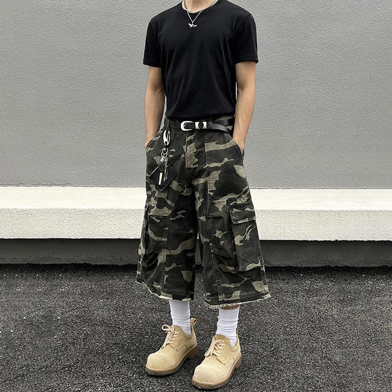 Other Multiple Long Wide-Leg Cargo Shorts Size US 30 / EU 46 - 2 Thumbnail