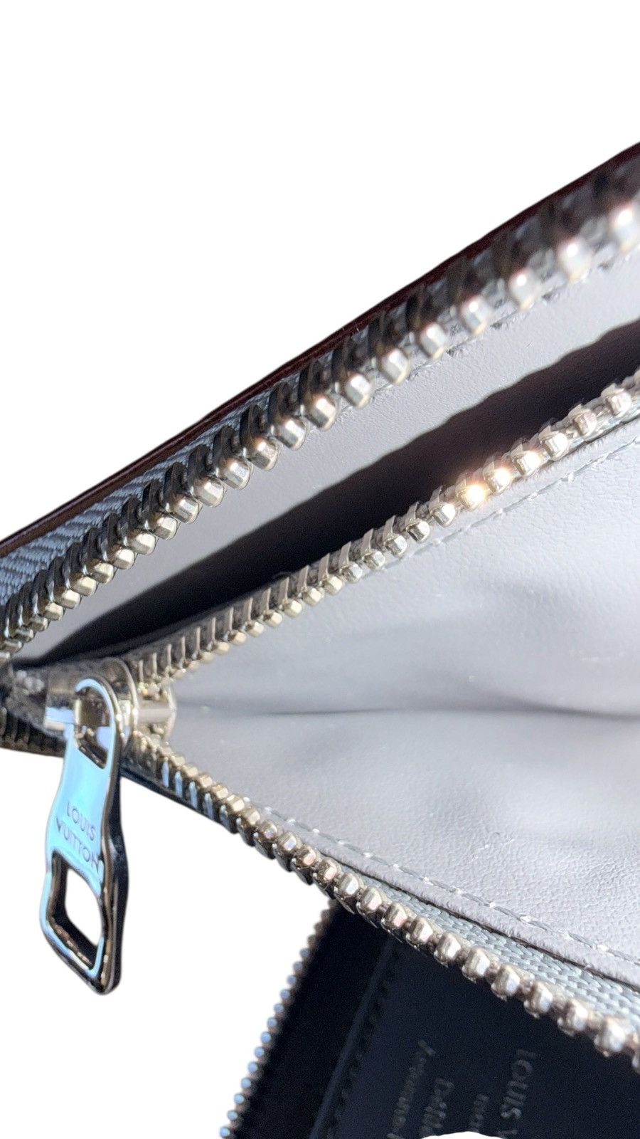 Louis Vuitton Louis Vuitton 2D Silver Metallic Mirror Zippy Long Wallet Size ONE SIZE - 16 Thumbnail