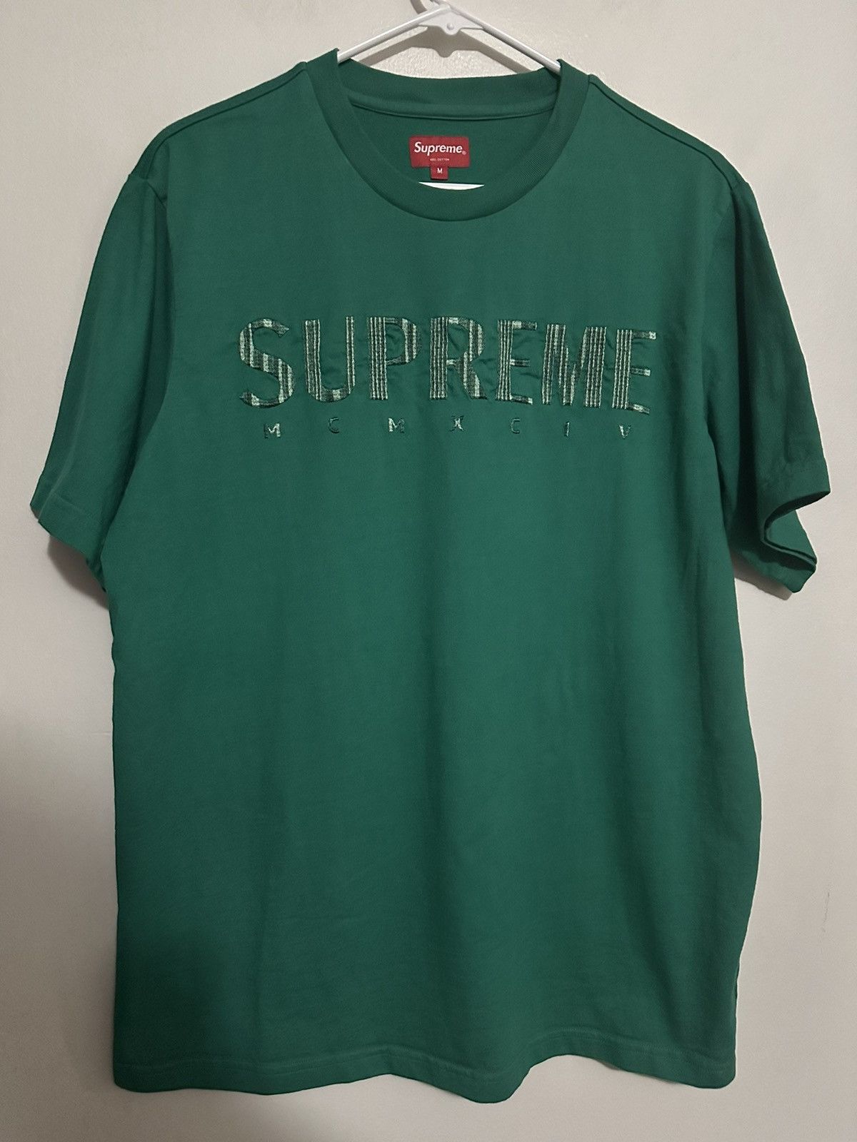 Supreme Supreme Gradient Logo Tee Size US M / EU 48-50 / 2 - 1 Thumbnail