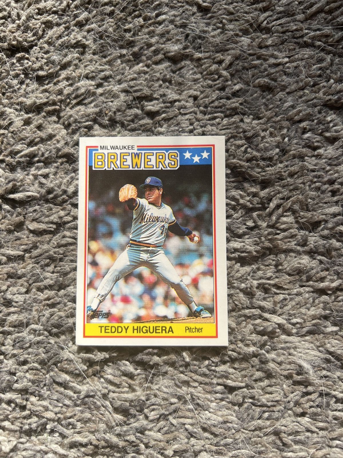 MLB 1988 Topps #35 Teddy Higuera Card Size ONE SIZE - 1 Thumbnail