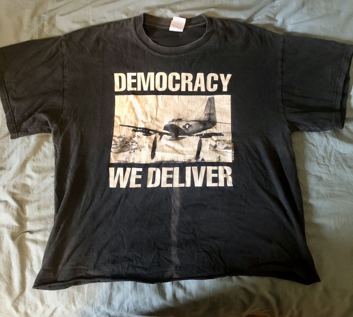 Gildan × Vintage Vintage 90s Gildan Vietnam Protest tee Size US XL / EU 56 / 4 - 1 Thumbnail