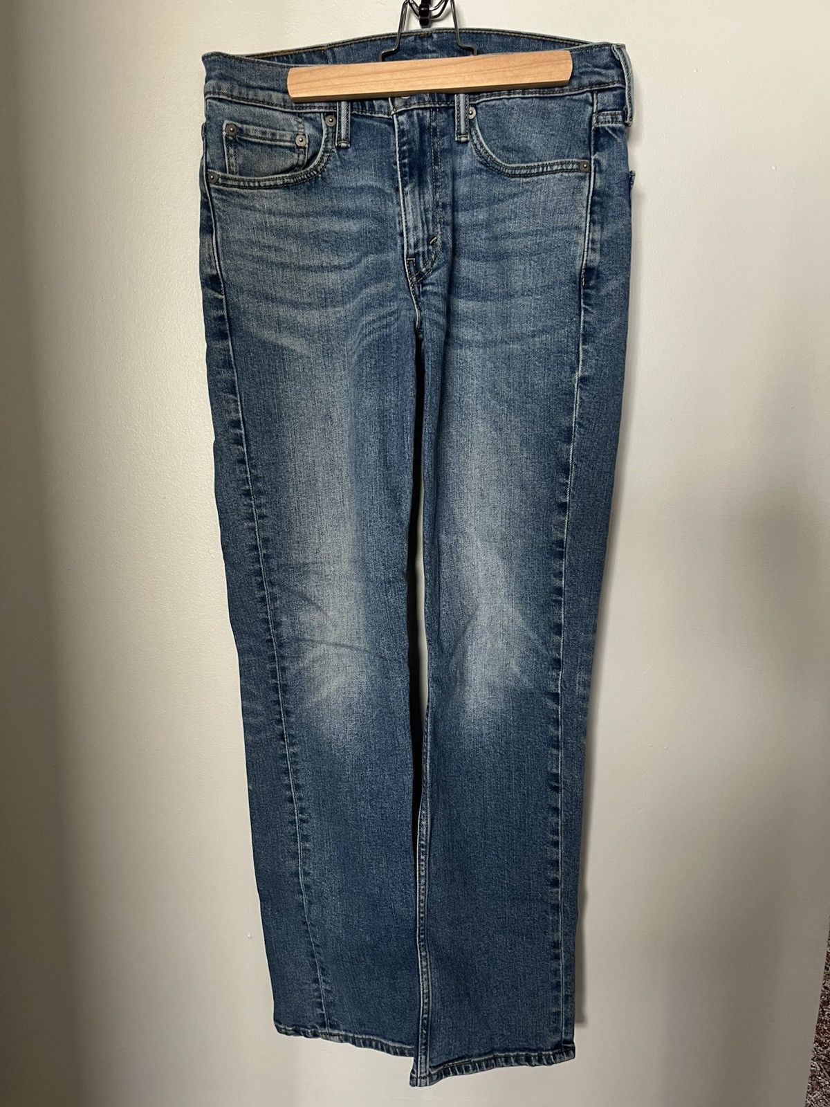 Levi's Levi’s Medium-Wash Straight-Leg 514 Jeans Size US 29 - 1 Thumbnail