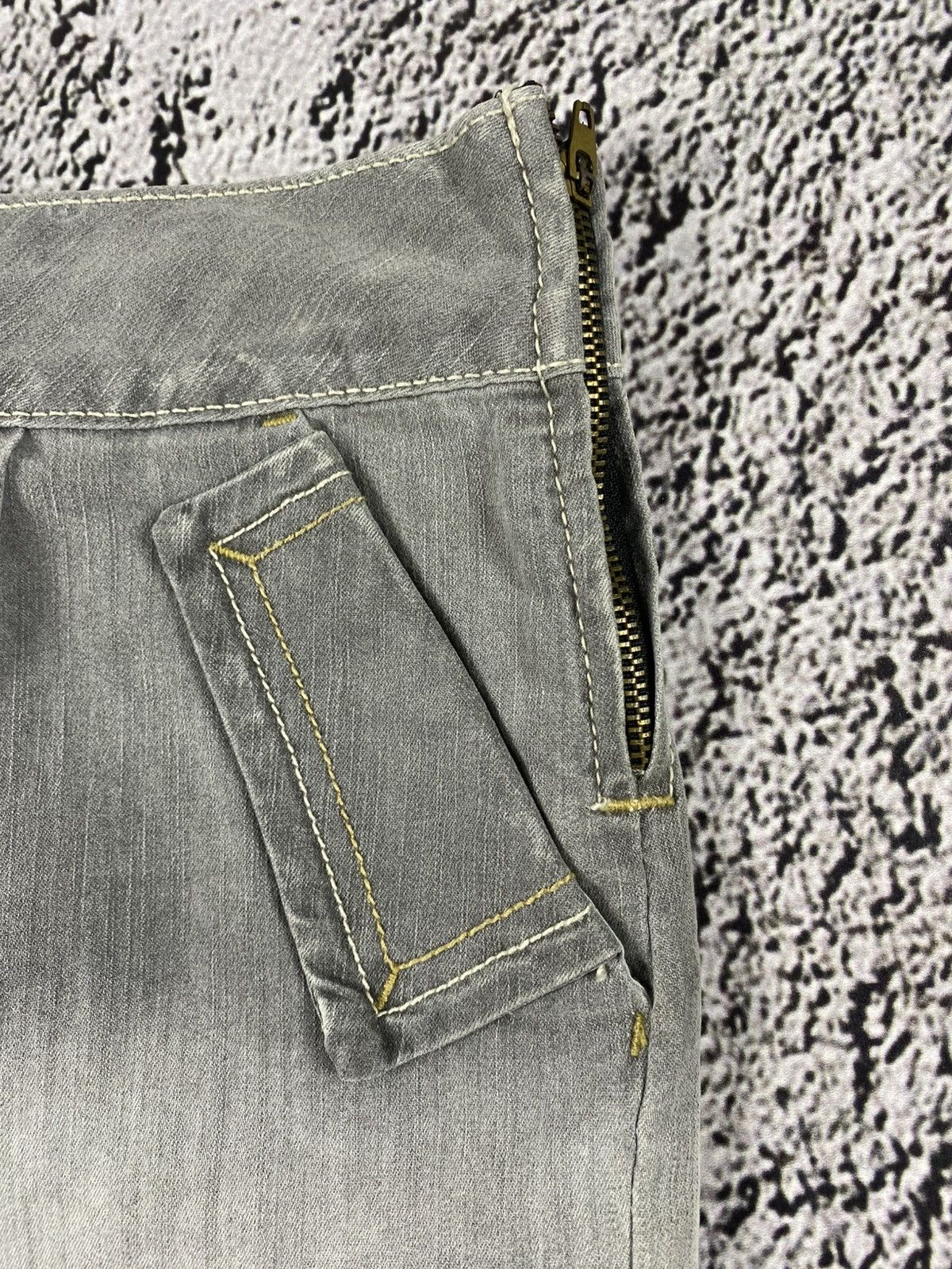 Vintage Vintage Y2K faded denim mini skirt 00s juicy style Size 26" / US 2 / IT 38 - 3 Thumbnail