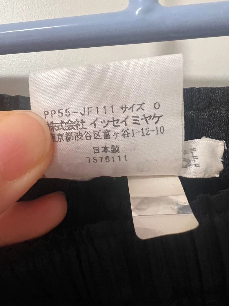 Issey Miyake Issey Miyake size:0 Black pleated pants Size 42" / US 20 - 4 Thumbnail