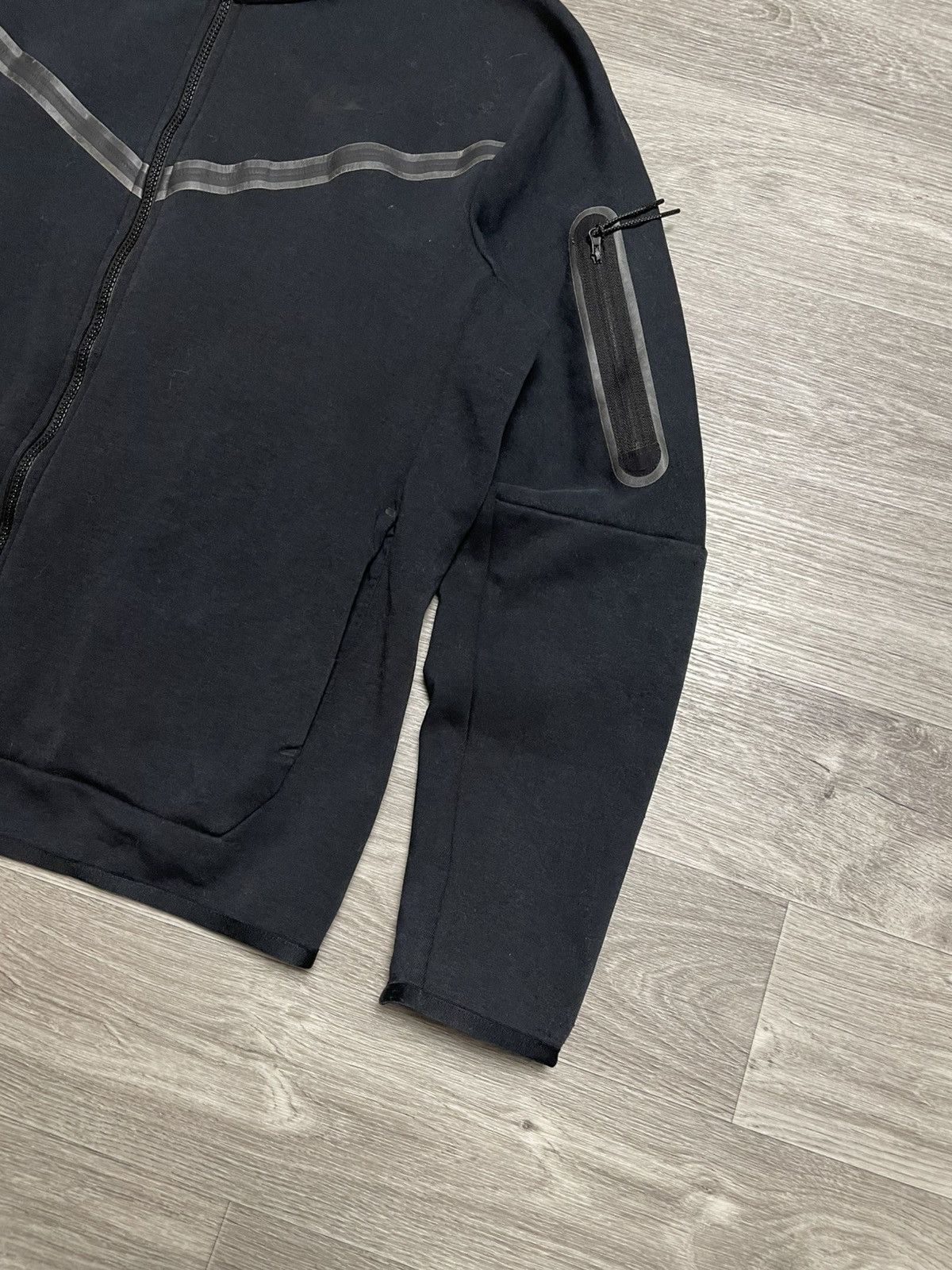Nike Nike Tech Fleece Black Zip-Up Hoodie Size US L / EU 52-54 / 3 - 5 Thumbnail
