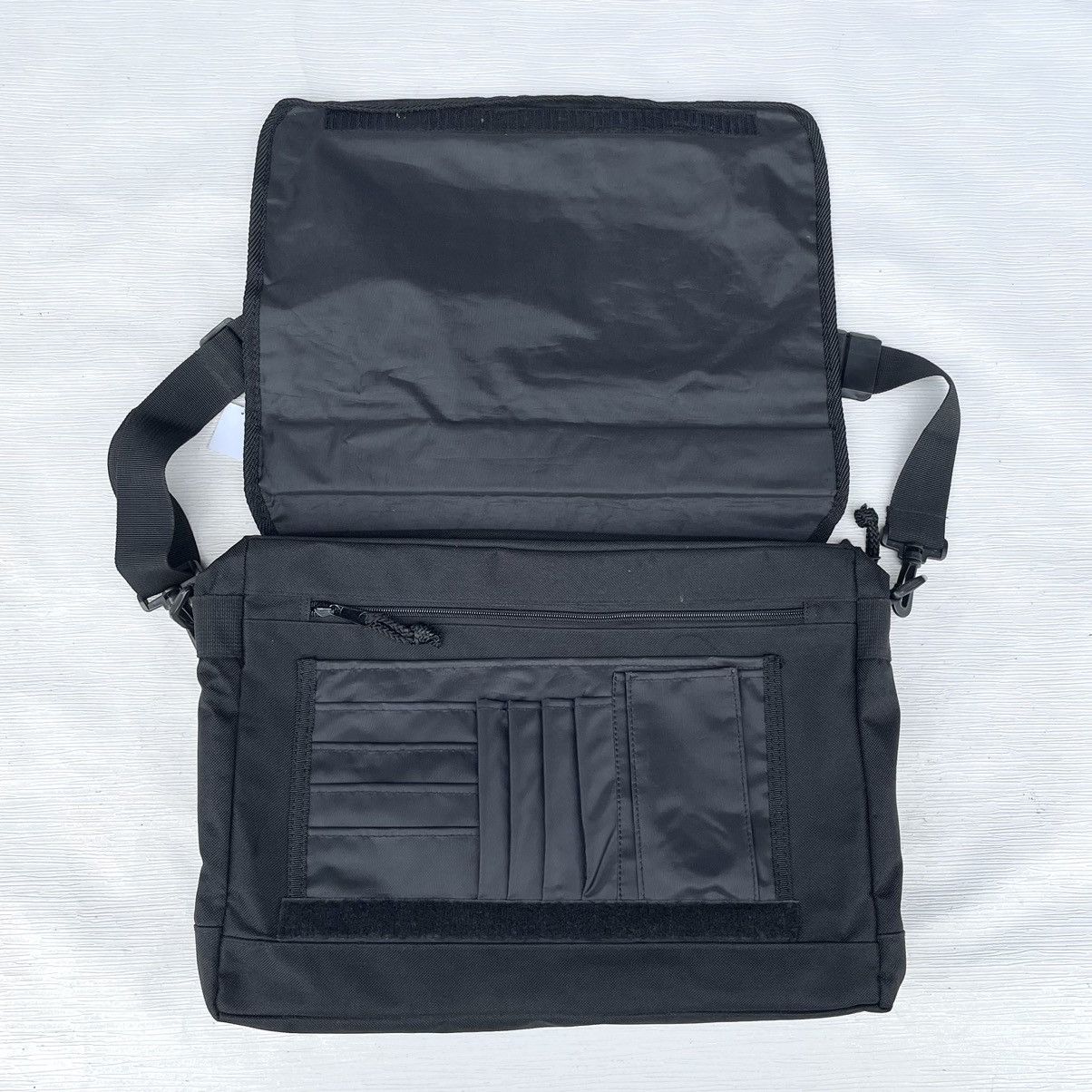 Japanese Brand Volvo for life Black Messenger Bag Size ONE SIZE - 8 Thumbnail