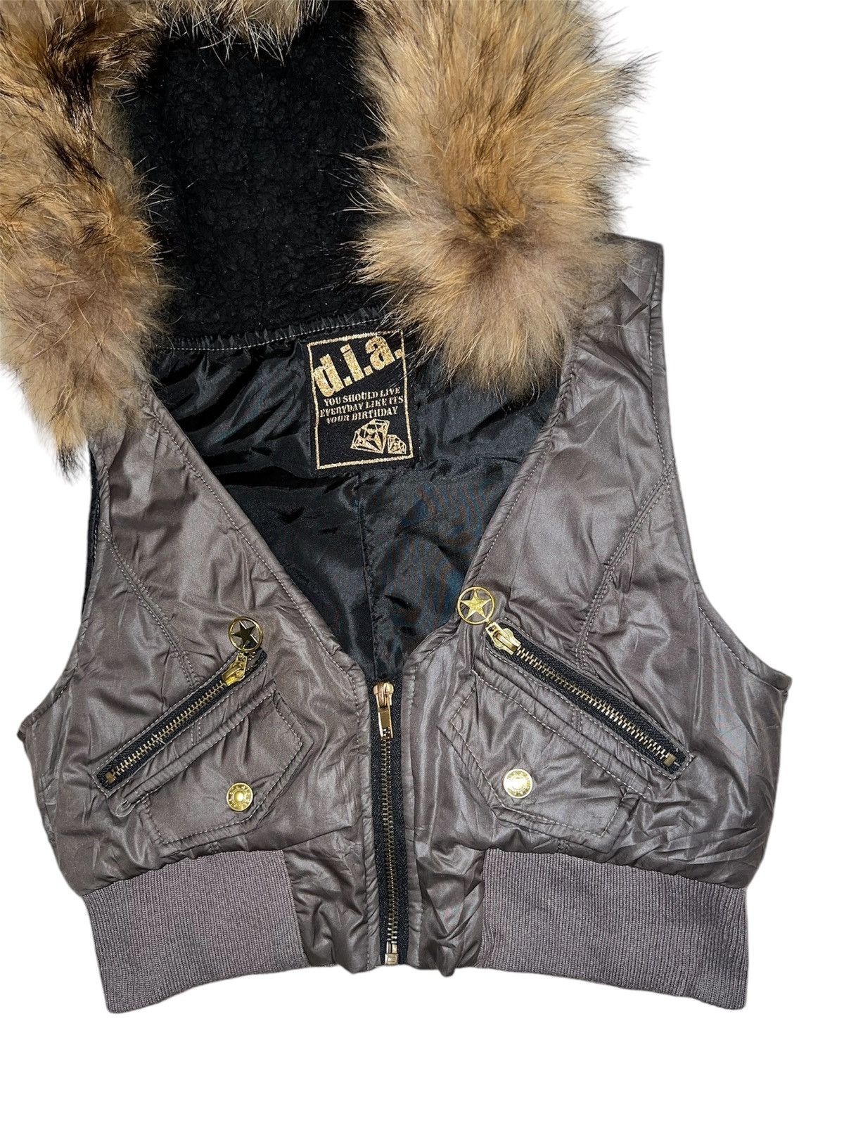 Japanese Brand RARE D.I.A. fur cropped puffer vest 🧷🖤 Size ONE SIZE - 7 Thumbnail