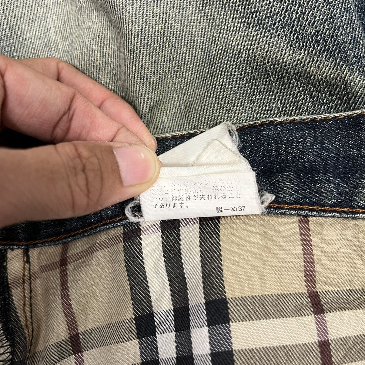 Burberry Vintage Burberry Black Label Distressed Denim Jeans Size US 33 - 23 Thumbnail