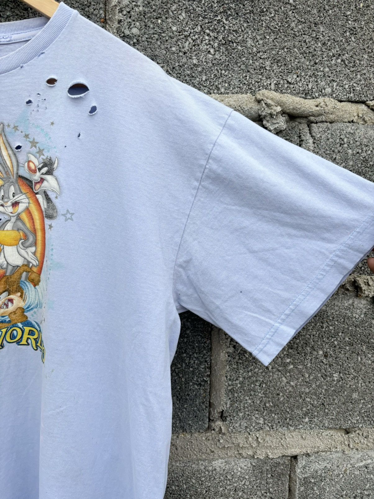 Vintage Thrashed Looney Tunes Tee Shirt Distressed Size US XL / EU 56 / 4 - 4 Thumbnail